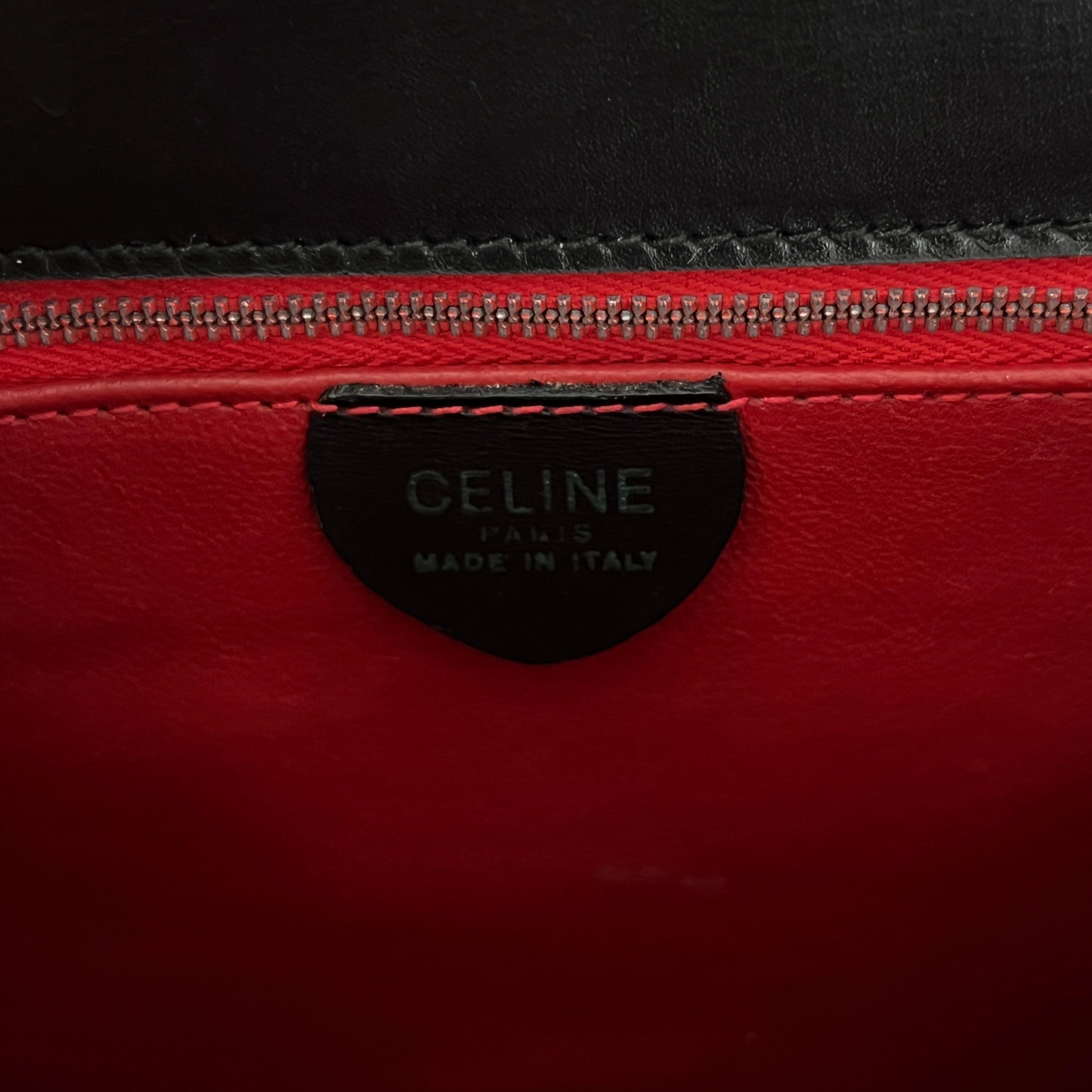 Sac à main CELINE Triomphe cuir noir