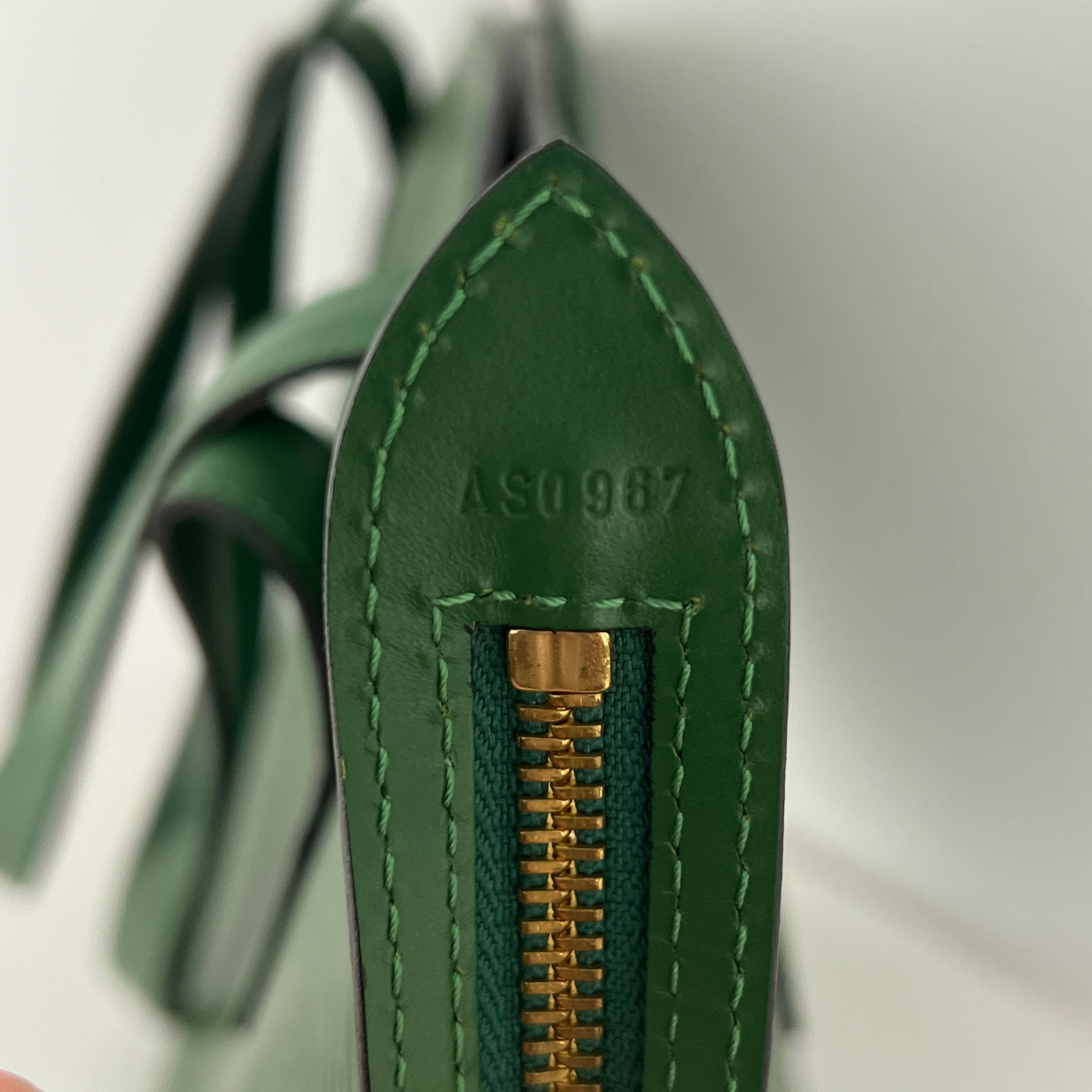 Sac à main LOUIS VUITTON Saint Jacques cuir épi vert