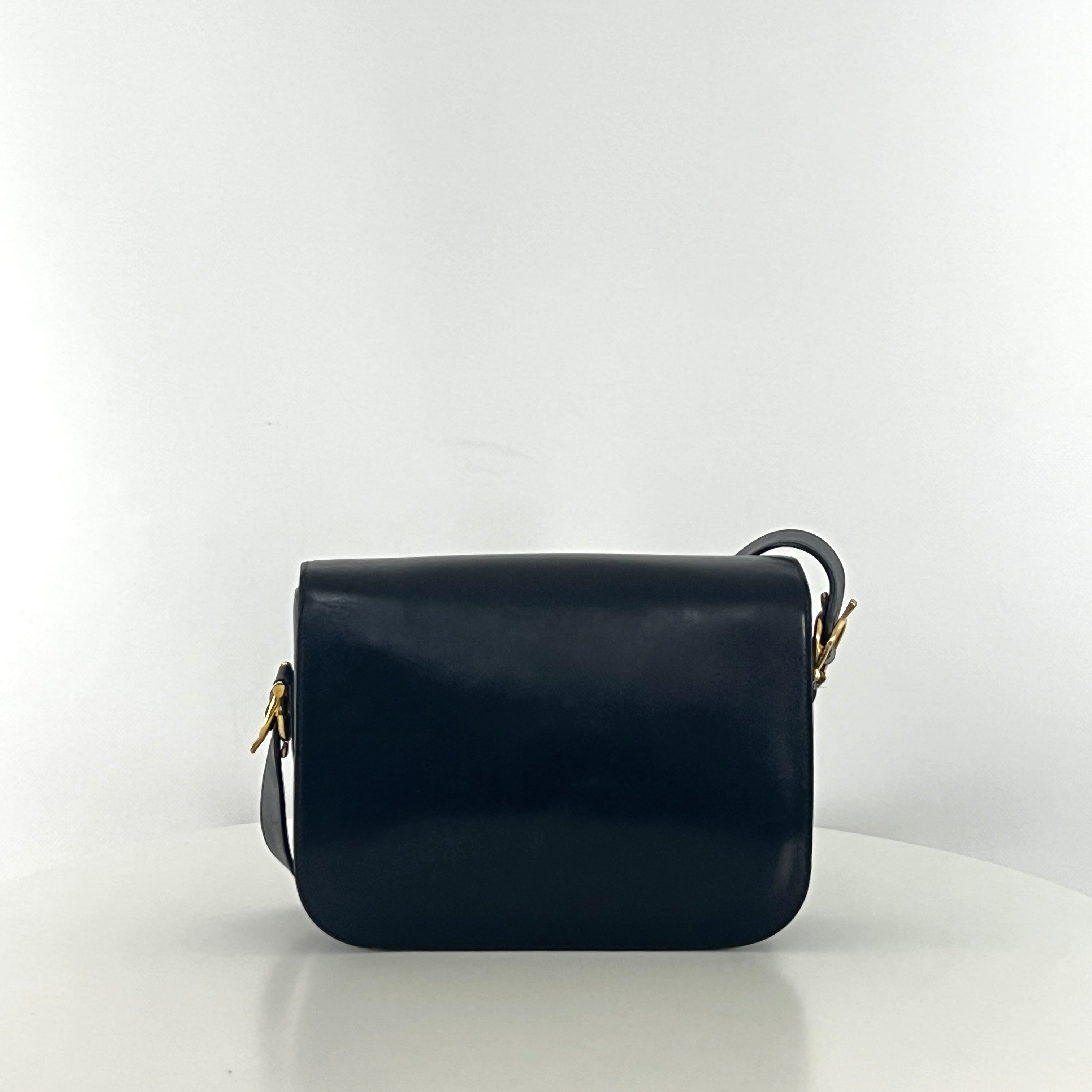 Sac à main CELINE Triomphe cuir noir