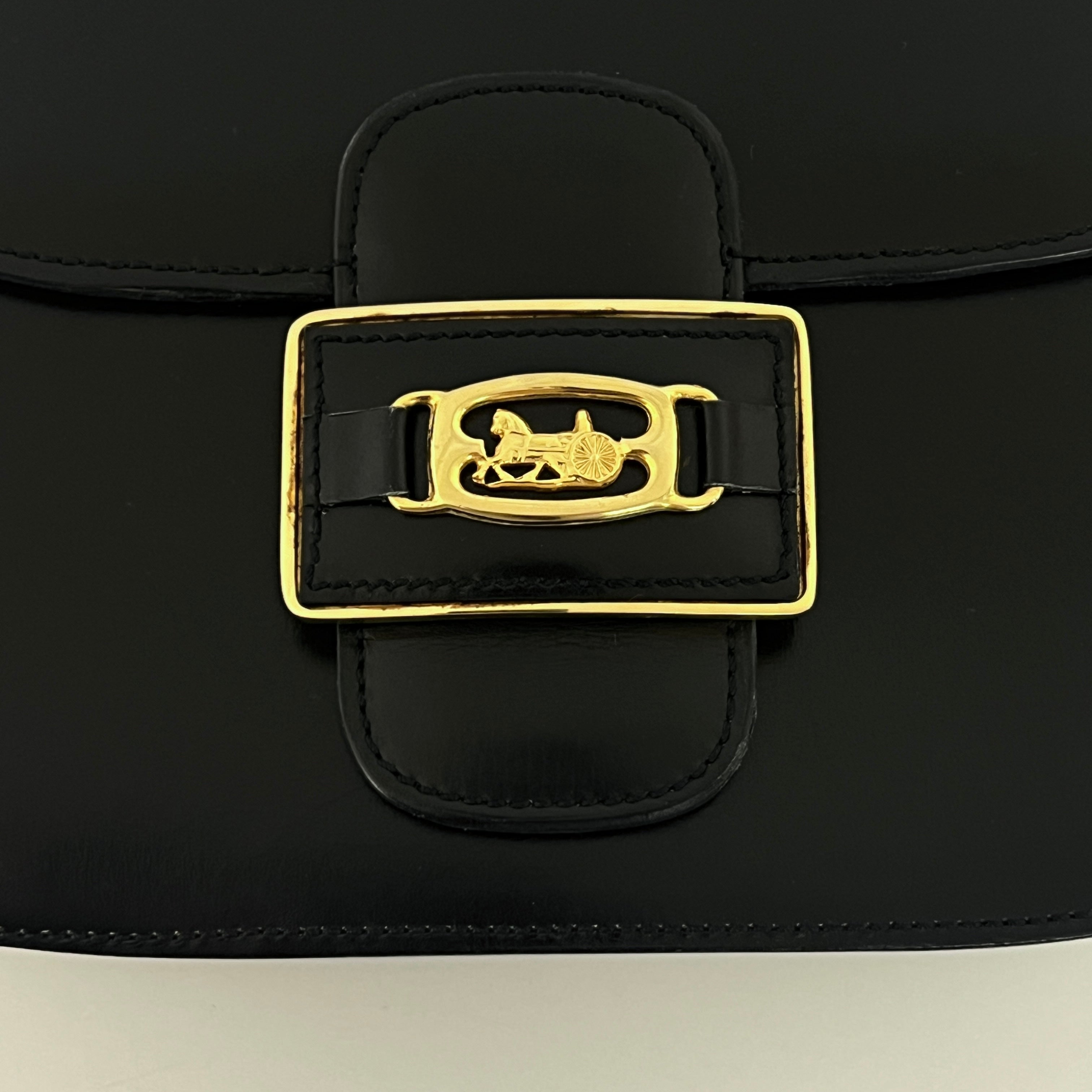 Sac à main CELINE Triomphe cuir noir