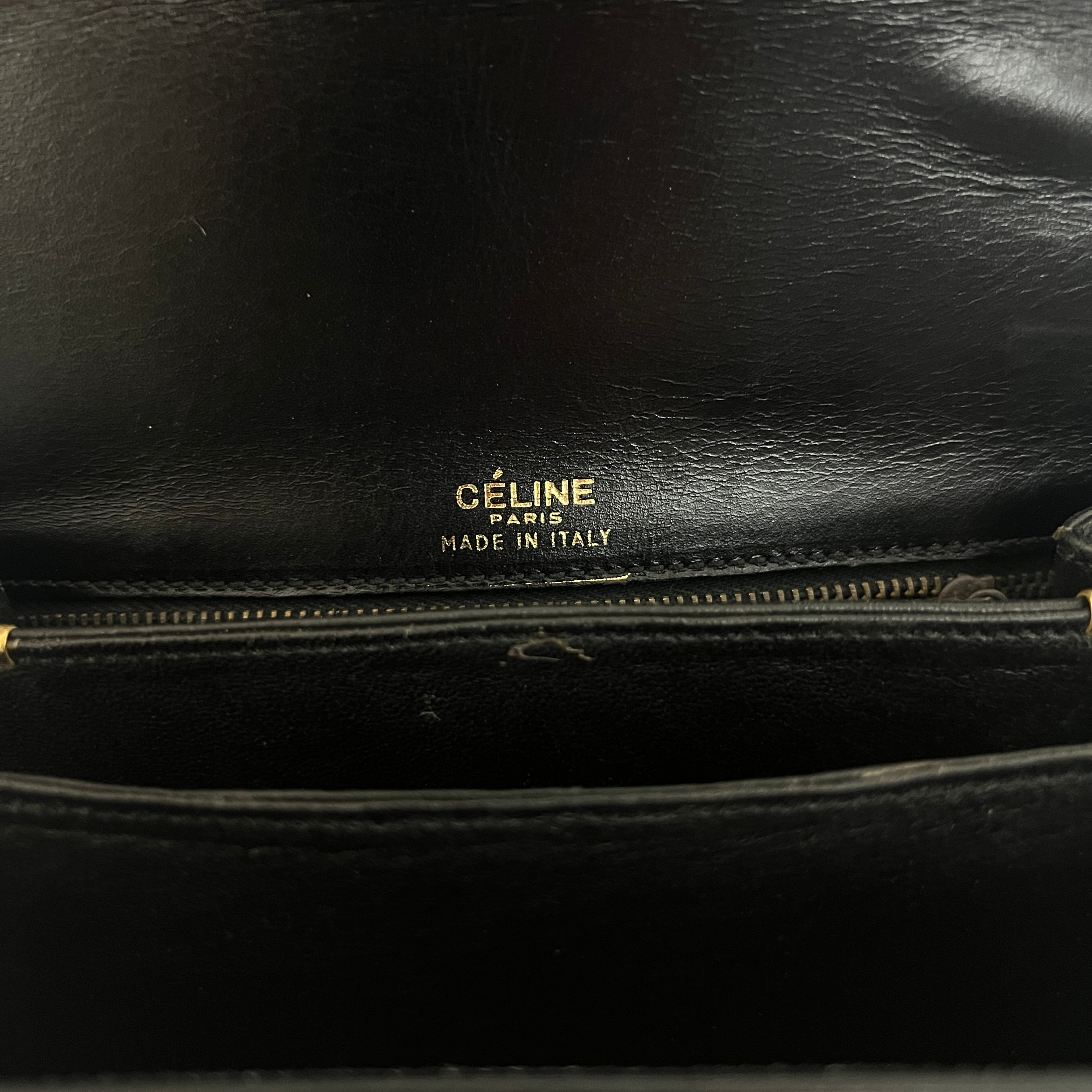 Sac à main CELINE Triomphe cuir noir