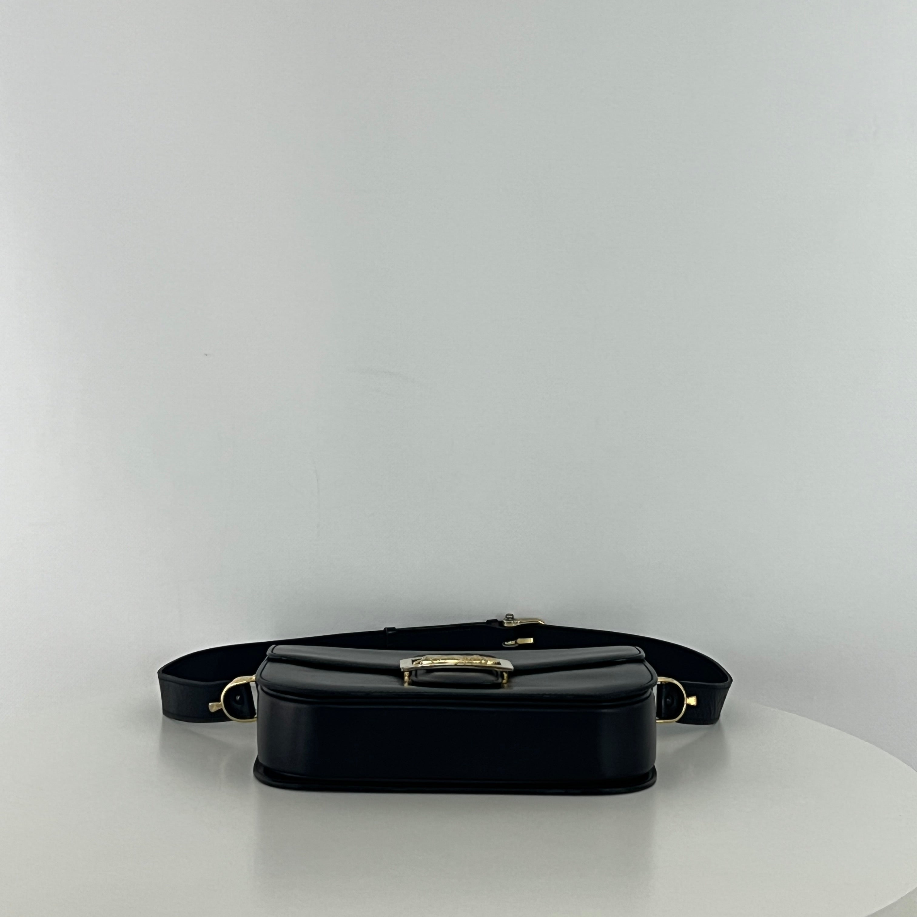 Sac à main CELINE Triomphe cuir noir