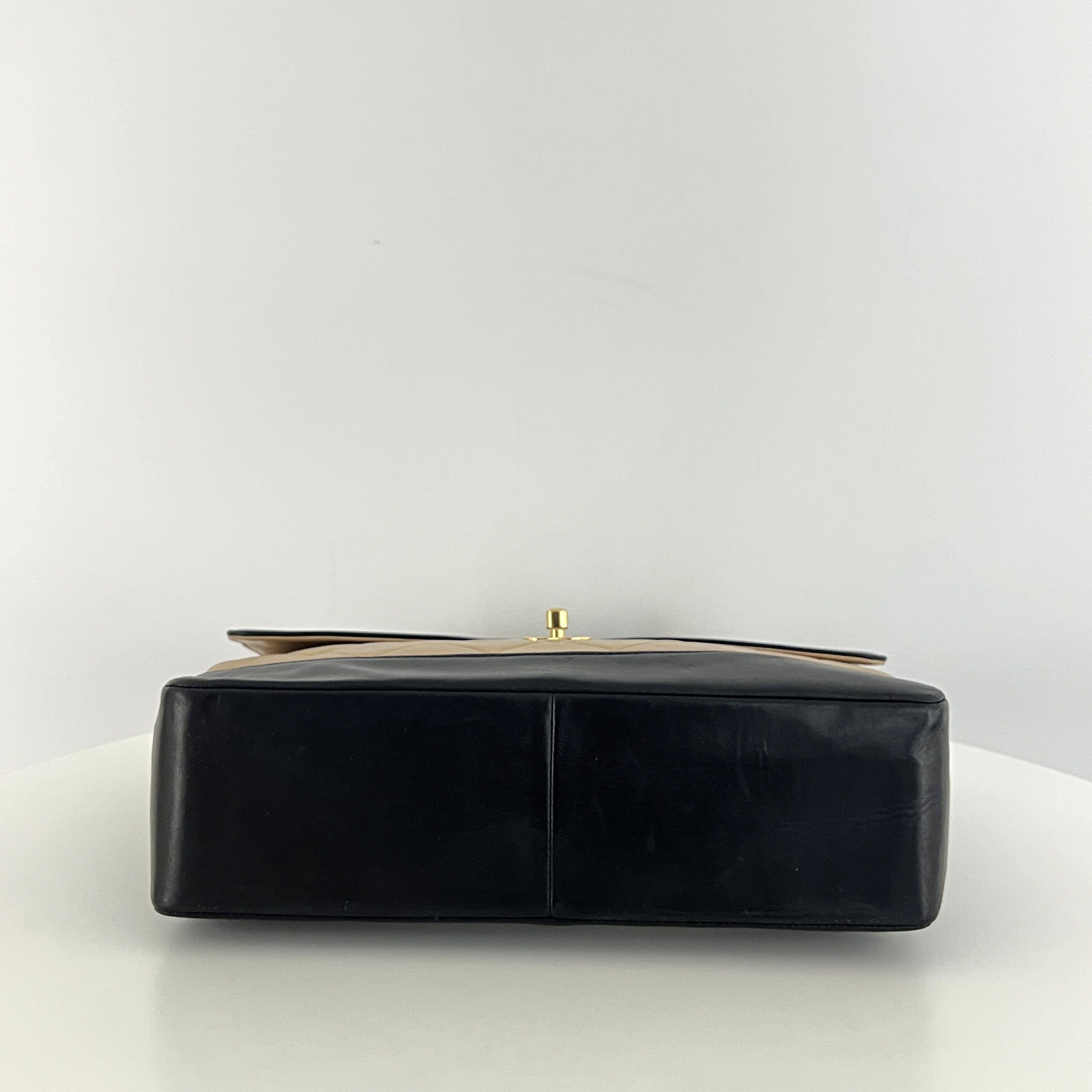 Sac à main CHANEL Top Handle cuir d'agneau bicolore