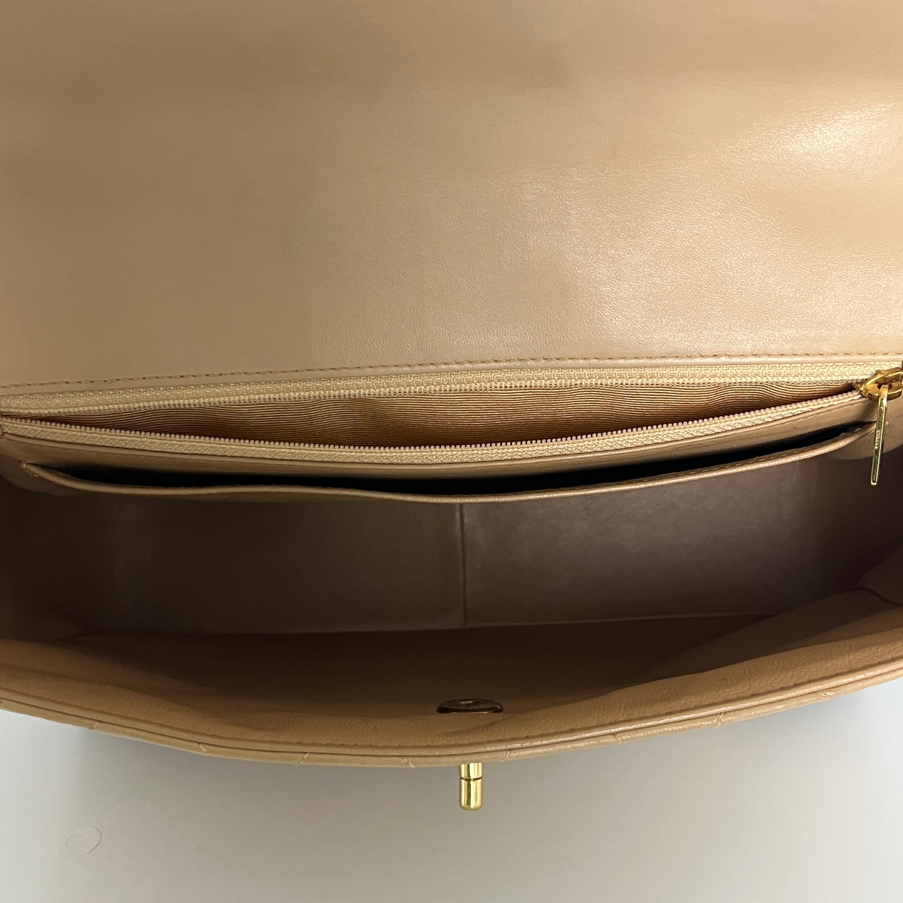 Sac à main CHANEL Top Handle cuir d'agneau bicolore