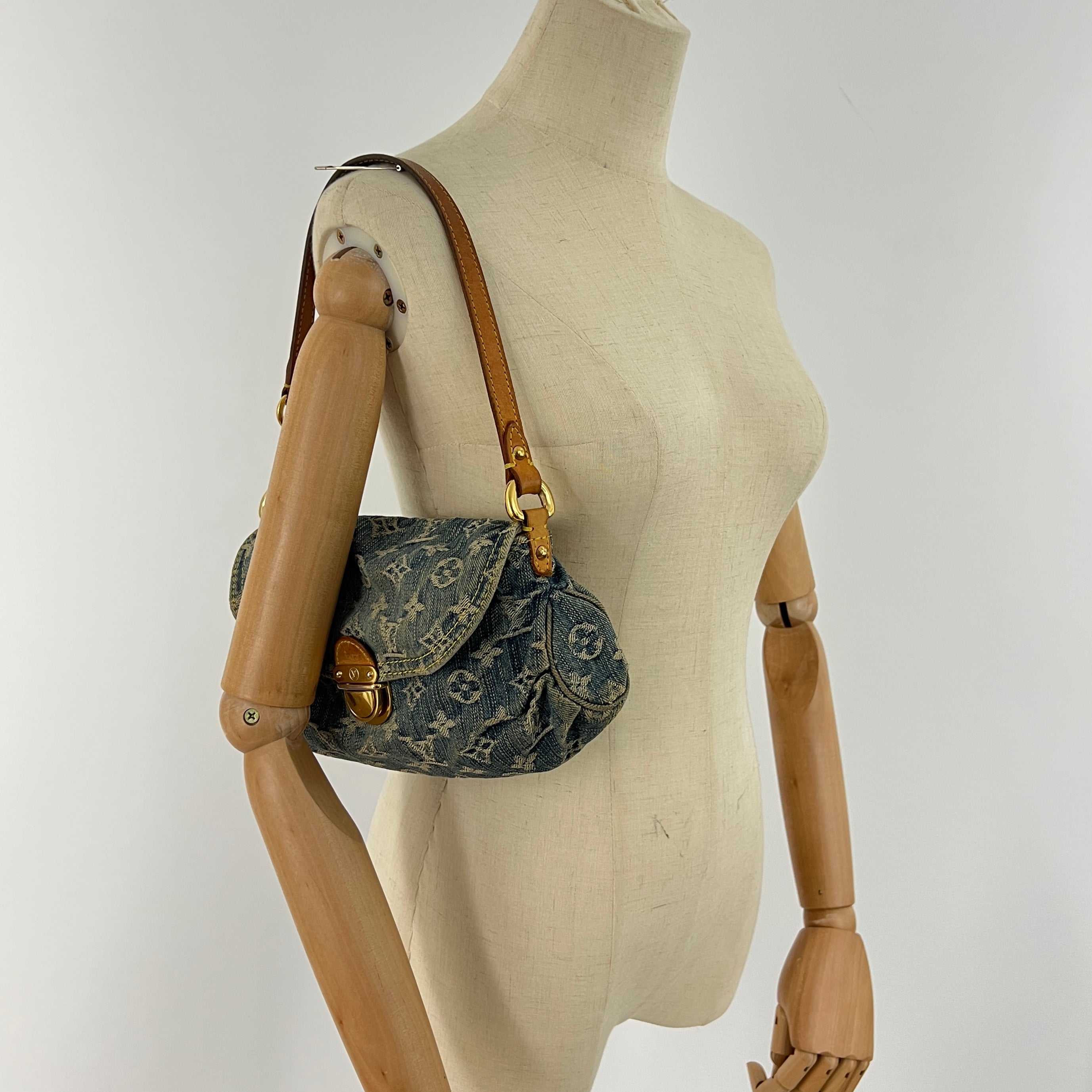Sac à main LOUIS VUITTON Pleaty Denim toile et cuir bleu