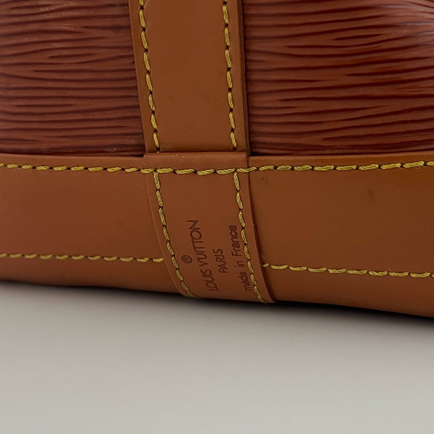 Sac à main LOUIS VUITTON Noé Grand cuir épi marron