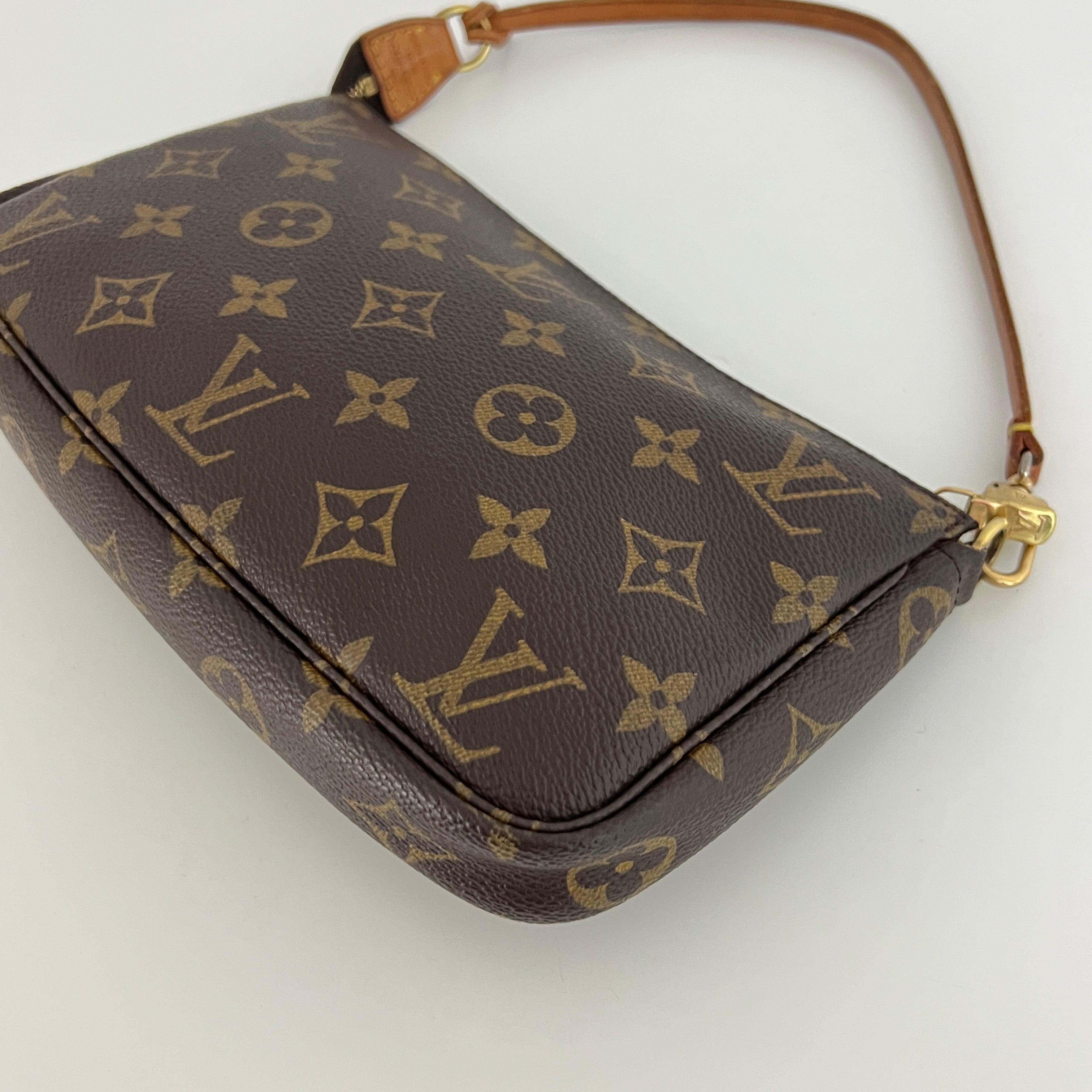LOUIS VUITTON Pochette Accessoires handbag in brown canvas and leather