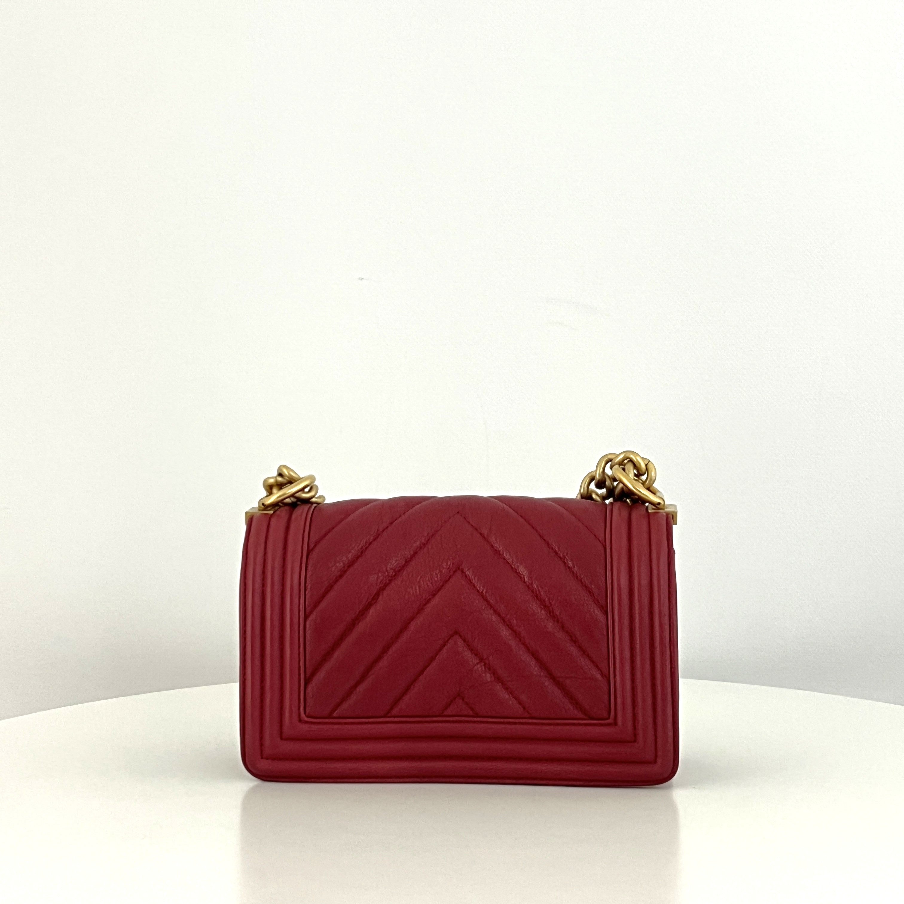 CHANEL Boy Chevron handbag in red caviar leather
