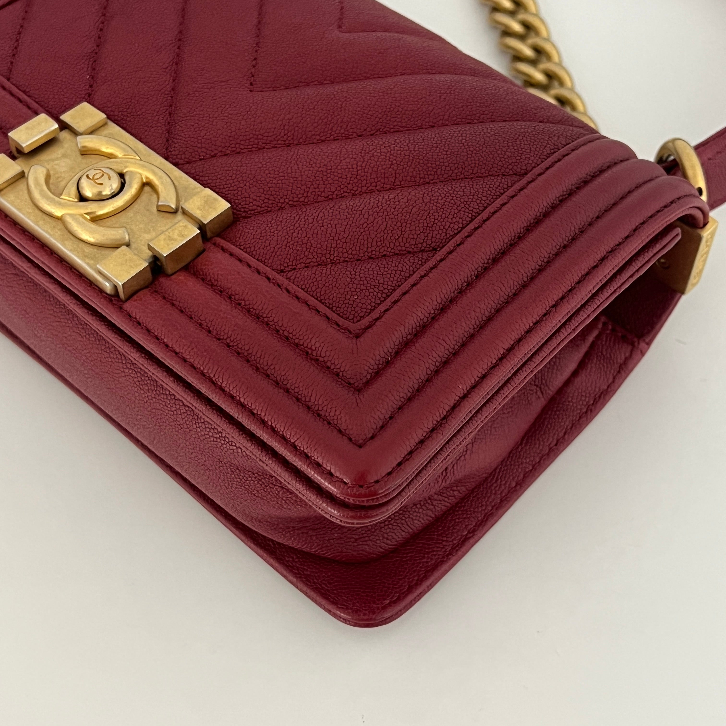 CHANEL Boy Chevron handbag in red caviar leather
