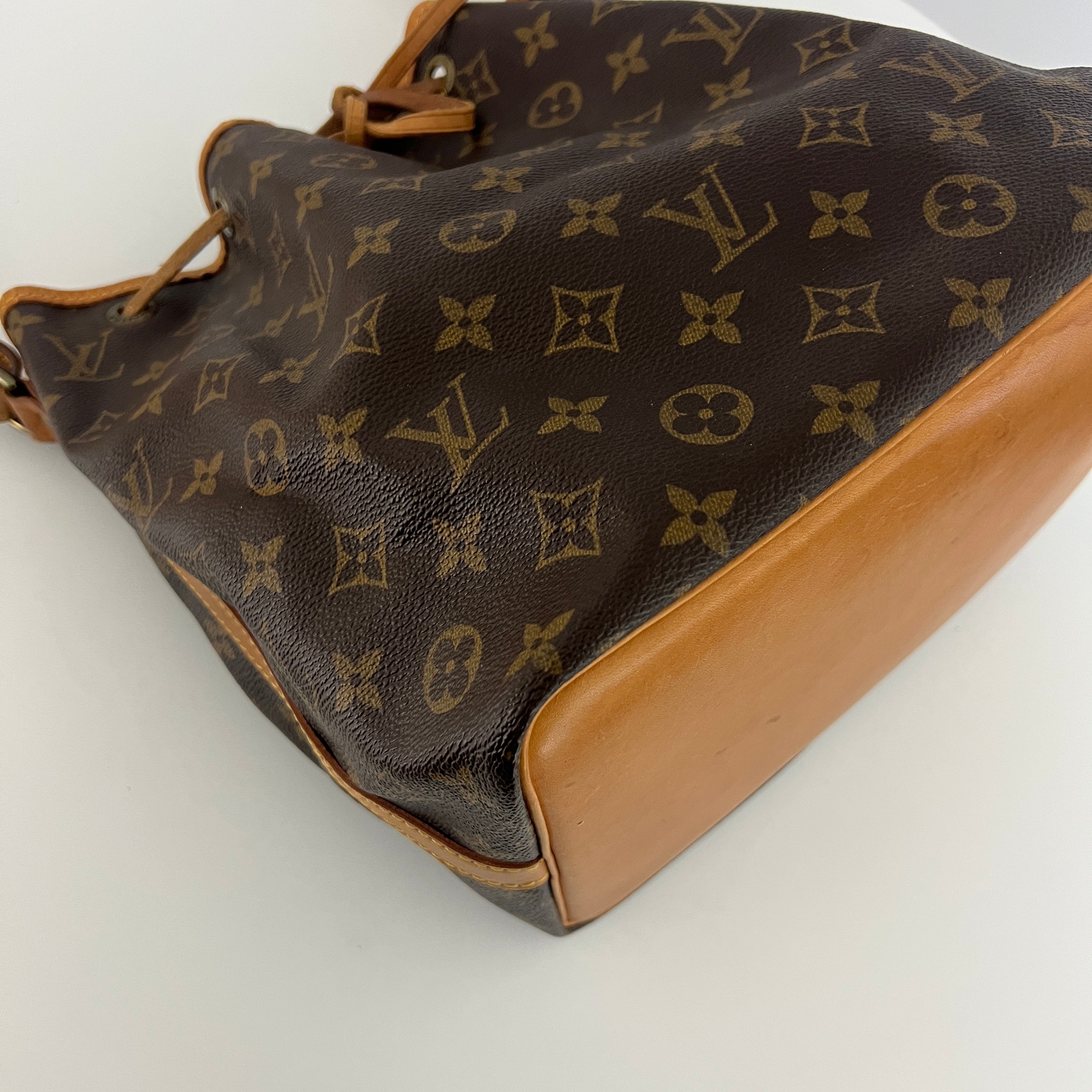 Sac à main LOUIS VUITTON Noé Petit toile et cuir marron
