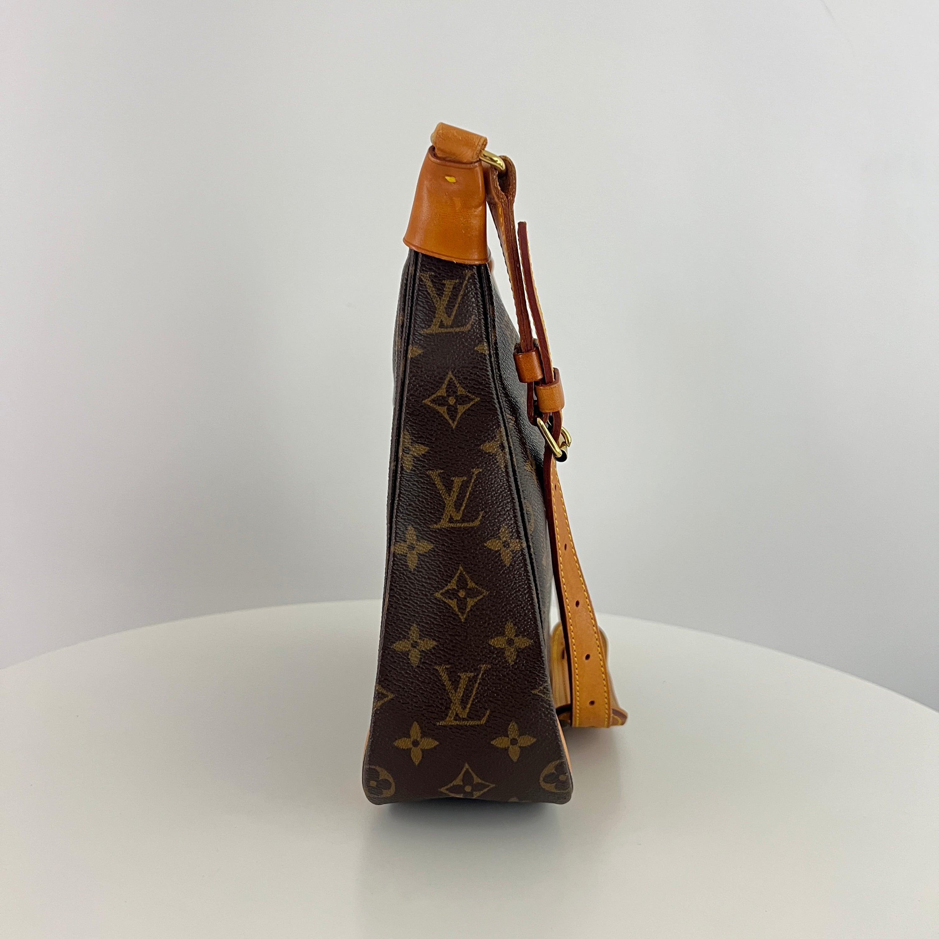 LOUIS VUITTON Boulogne 30 handbag in brown canvas and leather