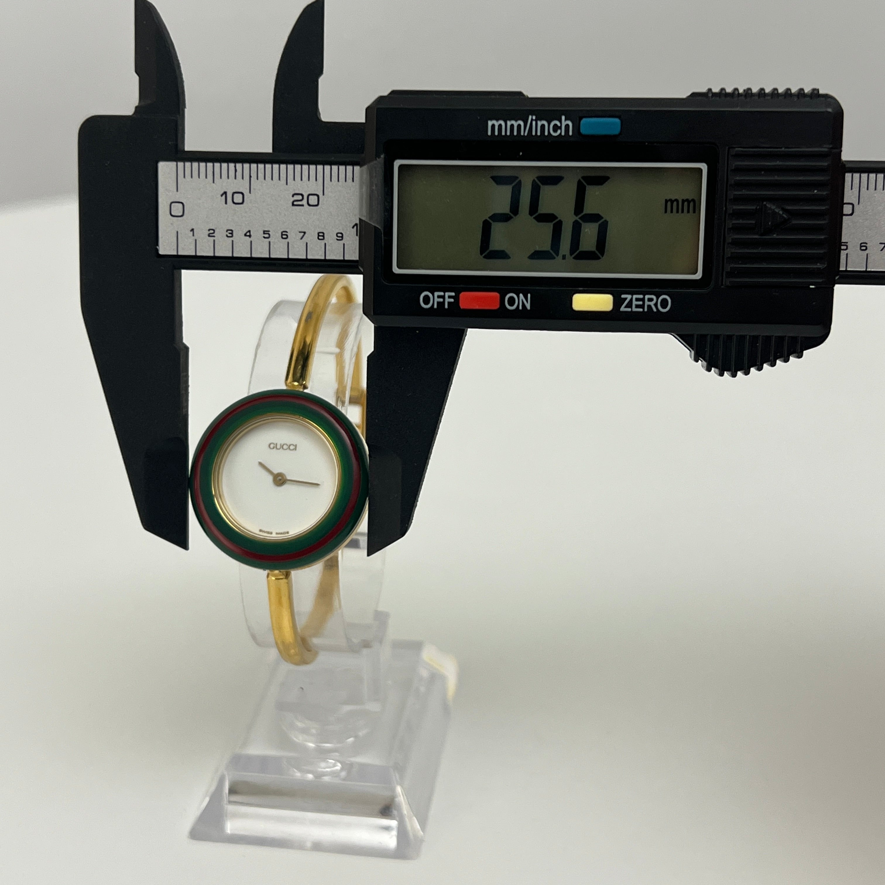 Montre GUCCI Play plaquée or dorée