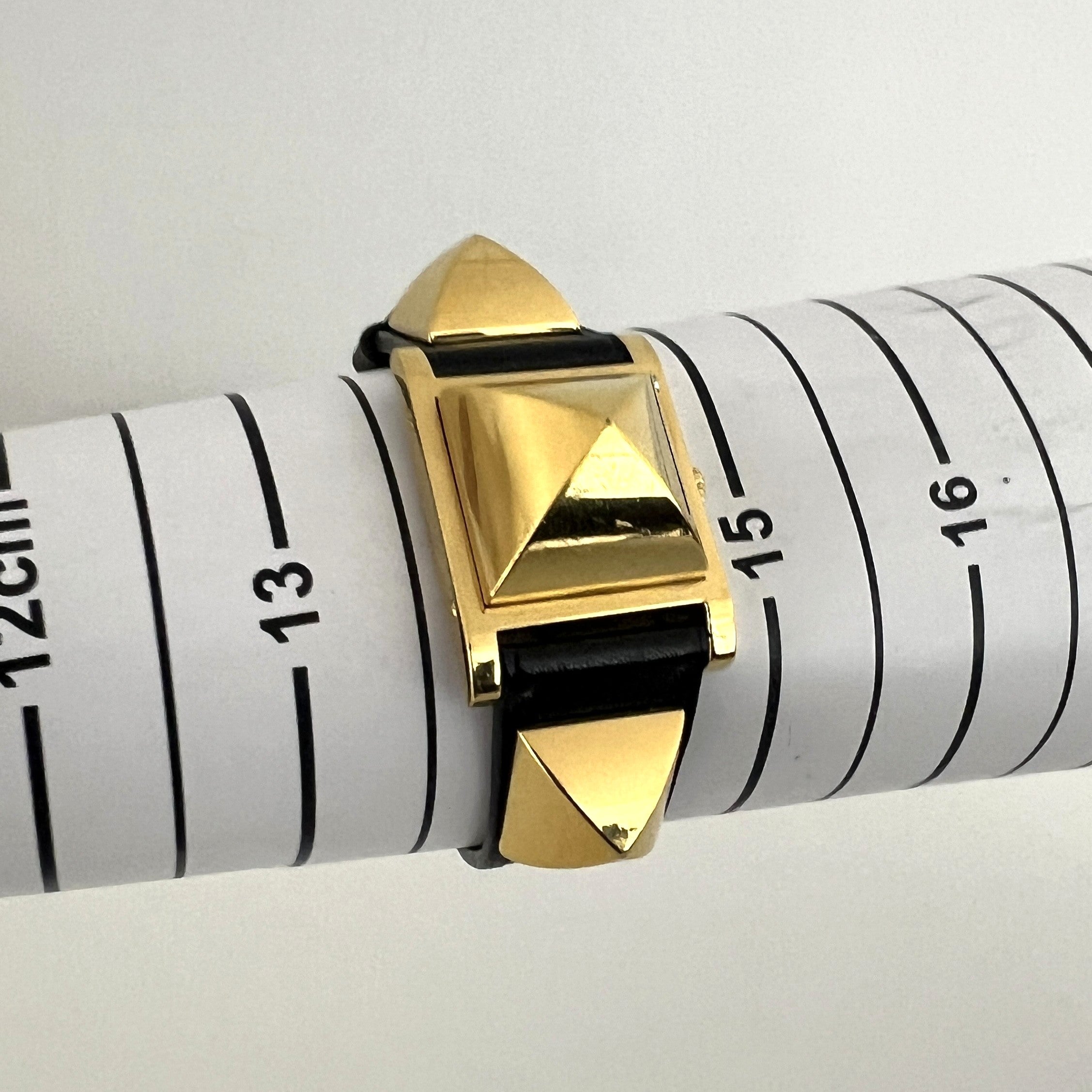 Montre HERMÈS Médor plaquée or dorée