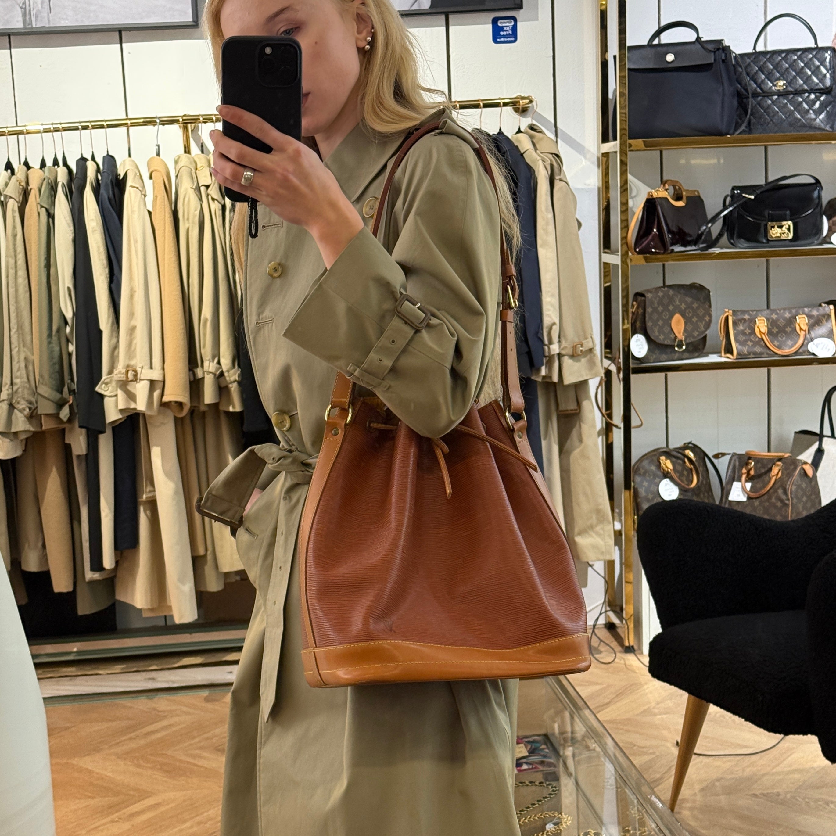 Sac à main LOUIS VUITTON Noé Grand cuir épi marron