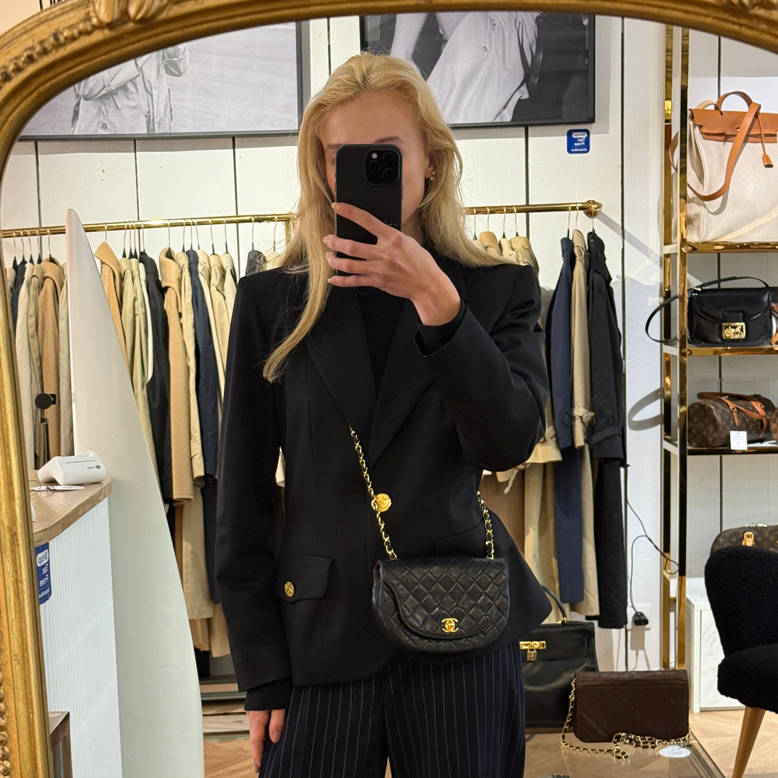 Sac à main CHANEL Demi Lune cuir d'agneau noir
