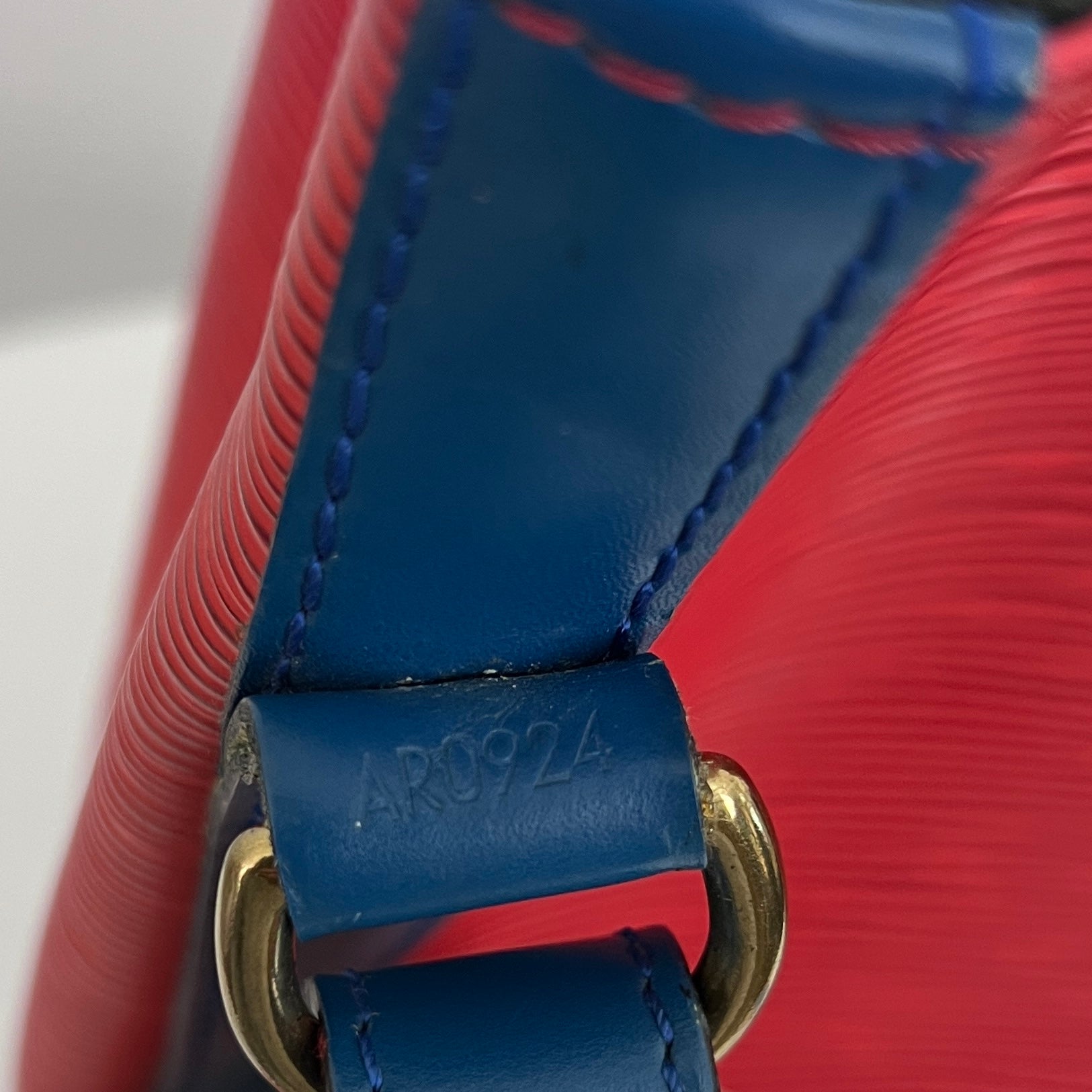 Sac LOUIS VUITTON Noé Grand cuir épi tricolore