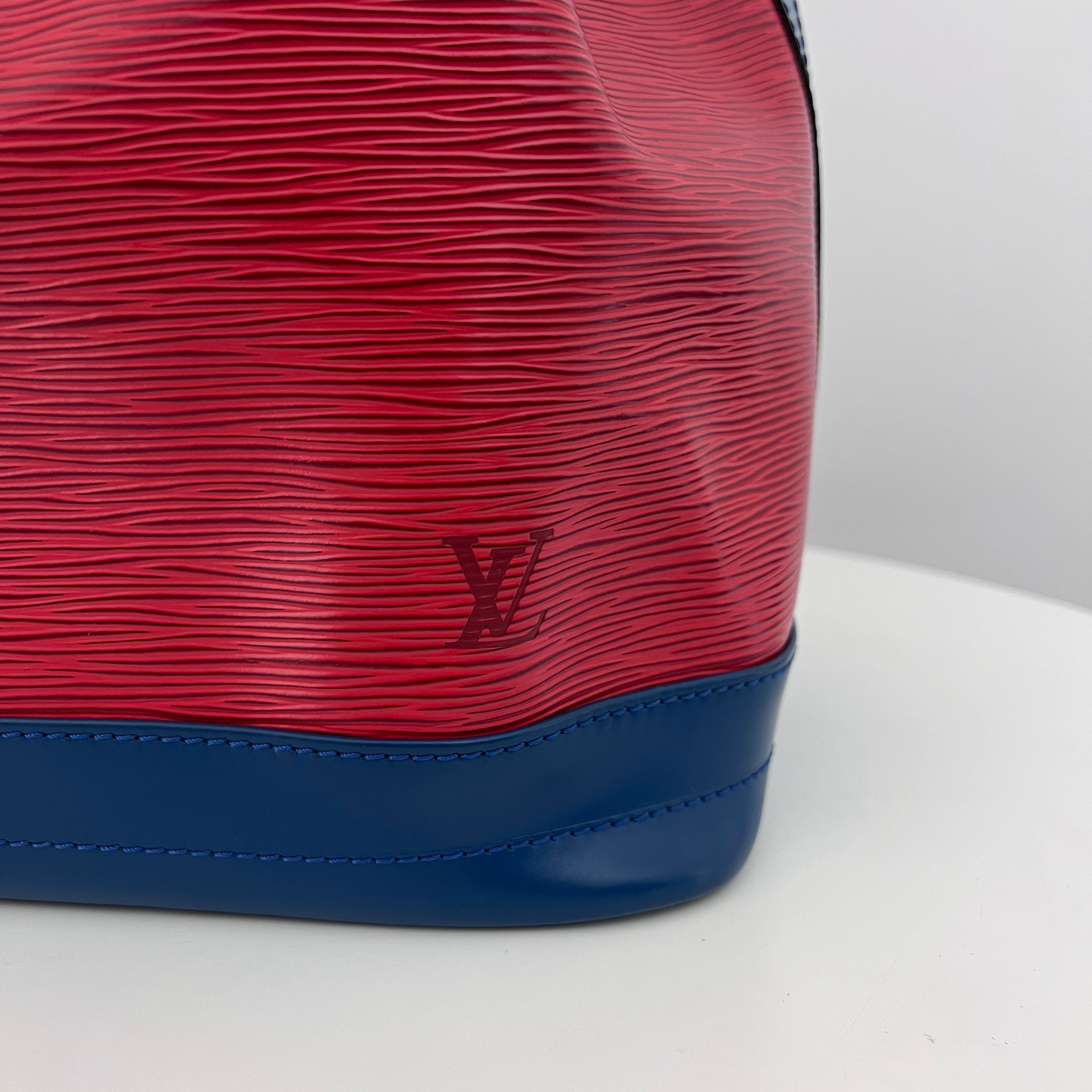 Sac LOUIS VUITTON Noé Grand cuir épi tricolore