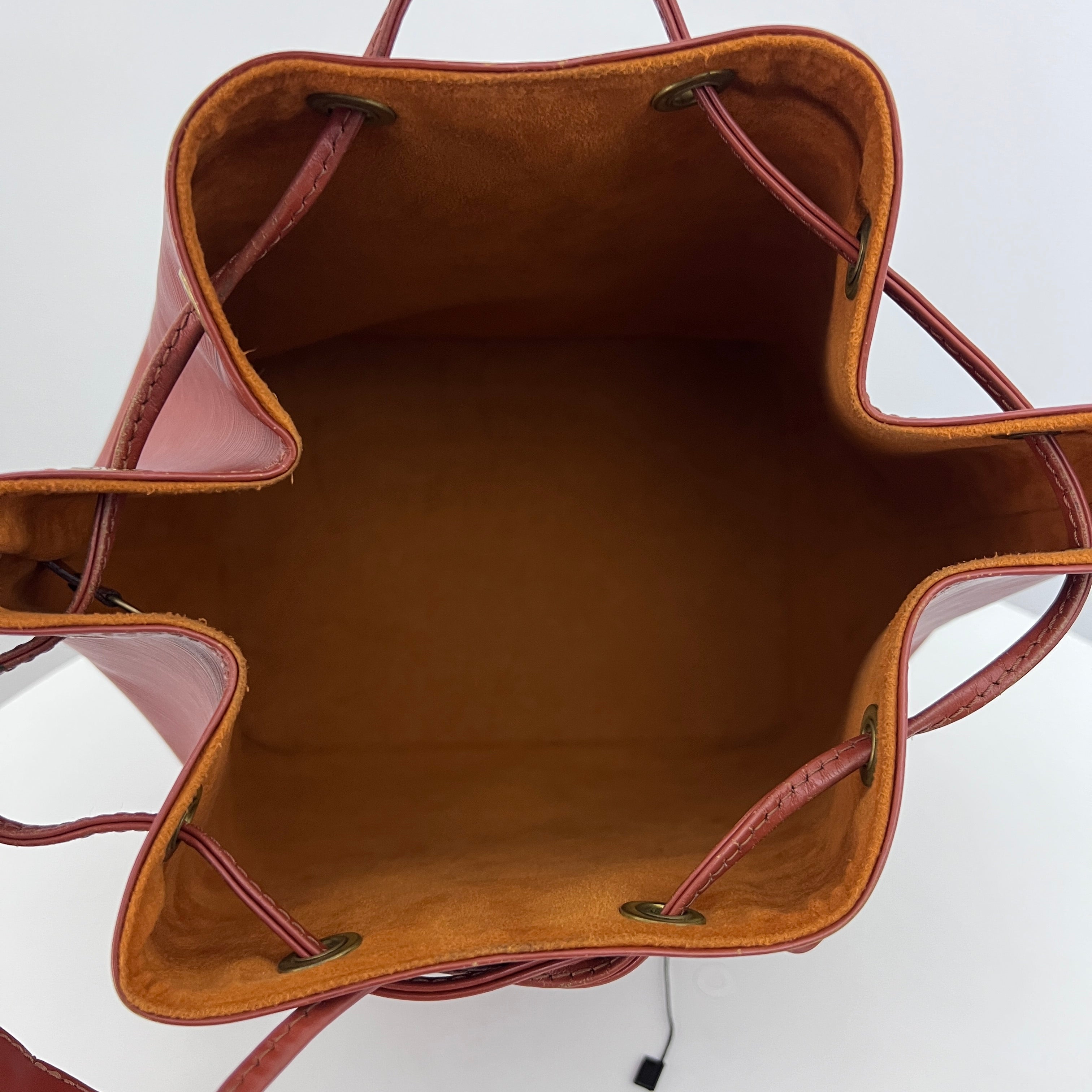 Sac LOUIS VUITTON Noé Petit cuir épi marron