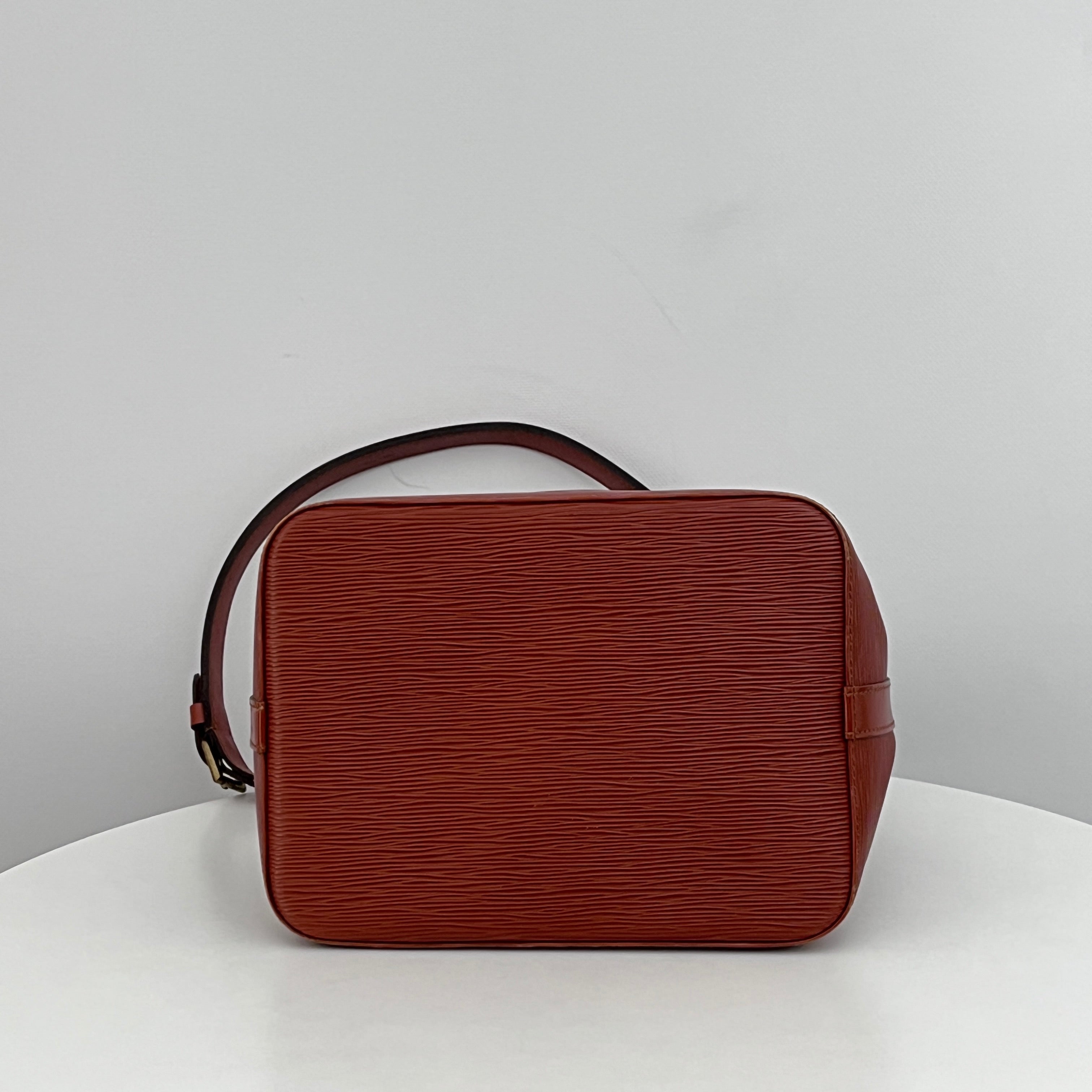 Sac LOUIS VUITTON Noé Petit cuir épi marron