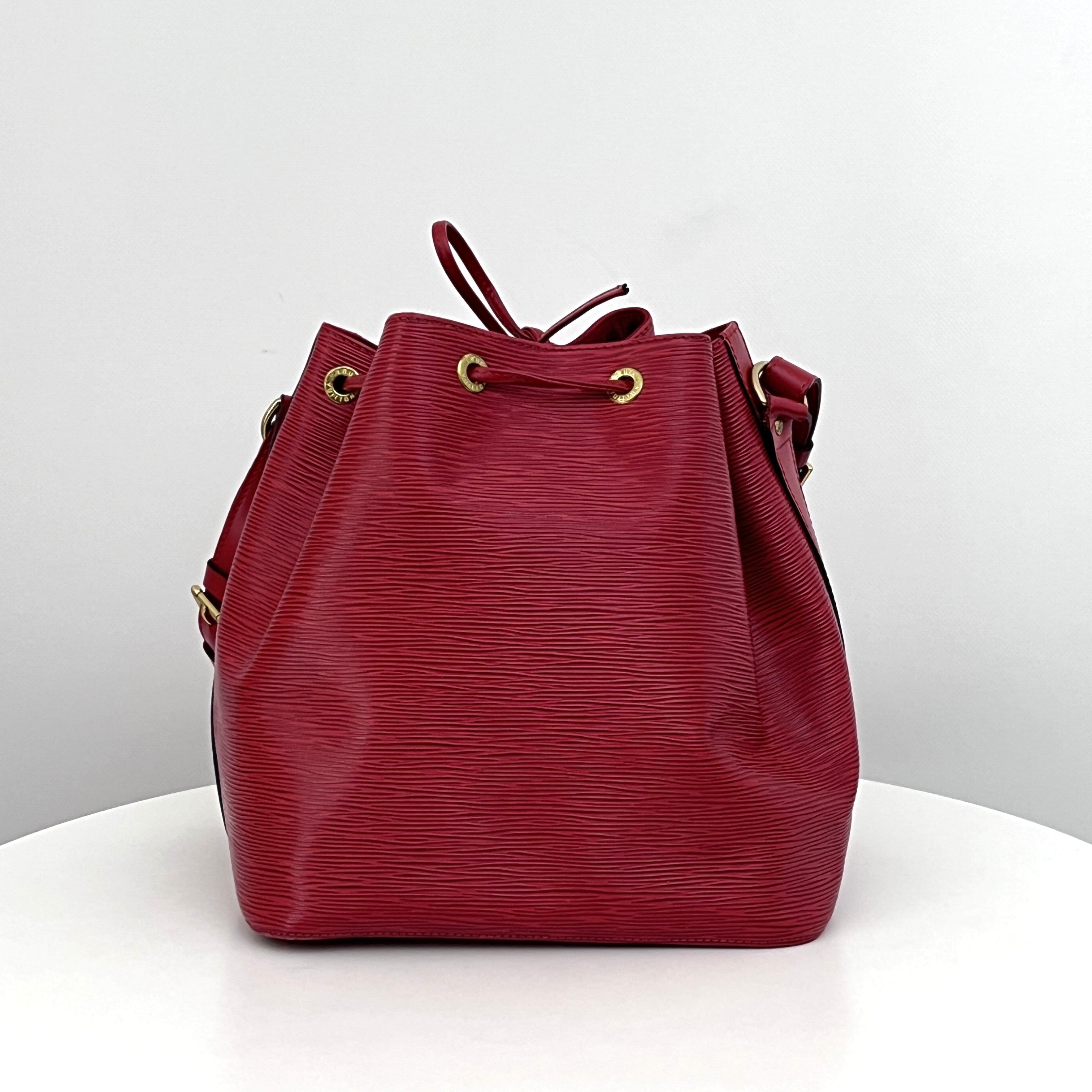 Sac LOUIS VUITTON Noé Petit cuir épi rouge