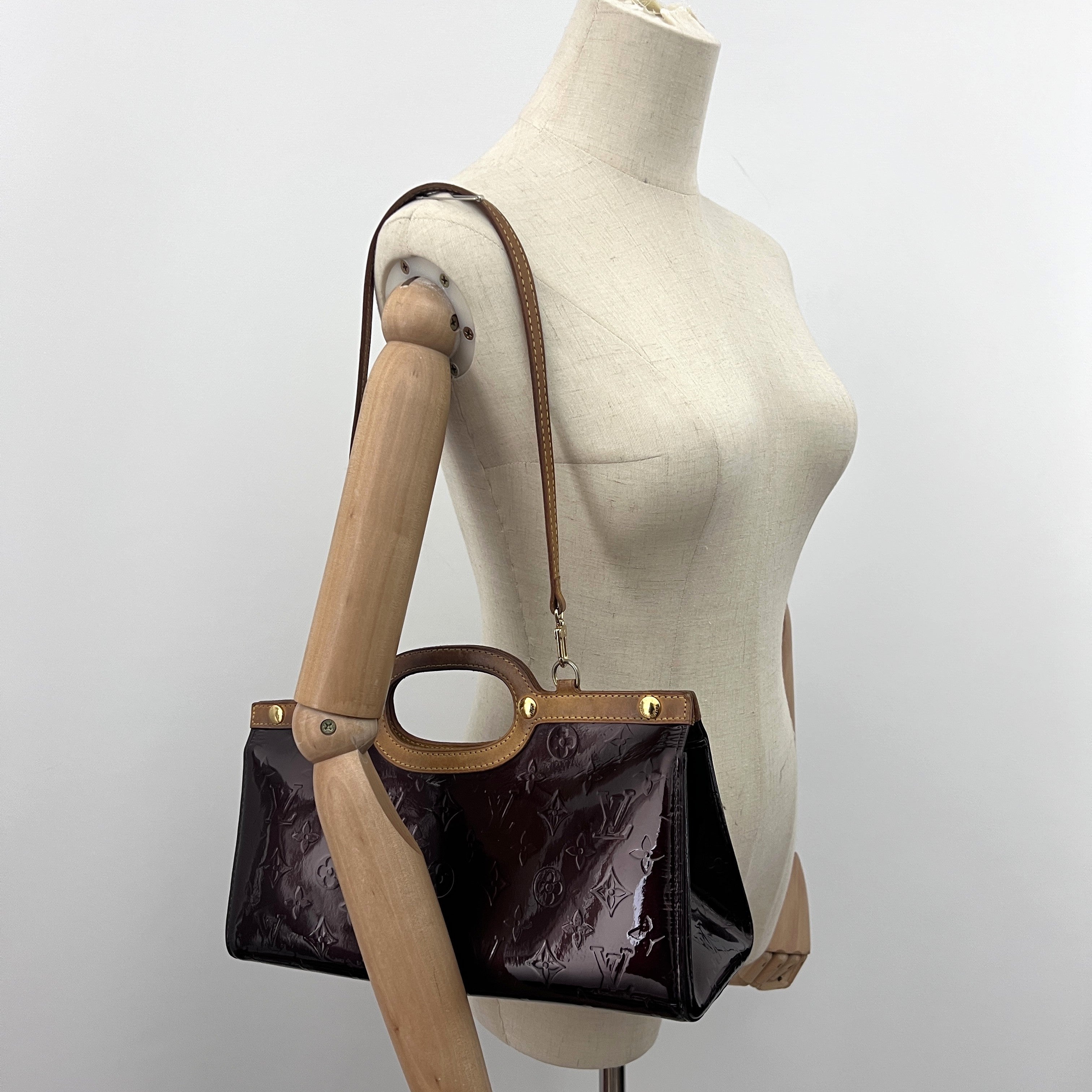 Sac LOUIS VUITTON Roxbury cuir verni violet