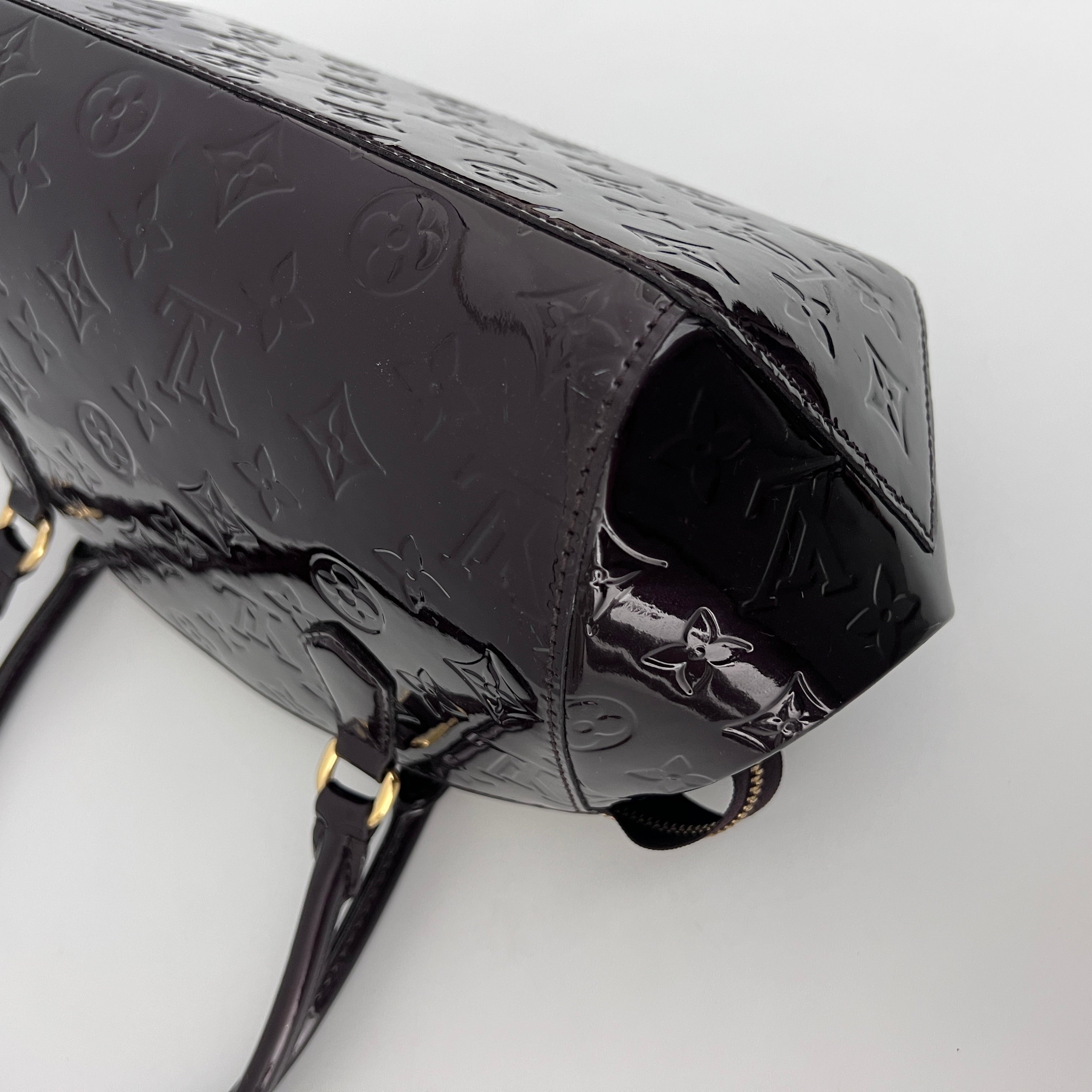 Sac LOUIS VUITTON Sherwood cuir verni violet