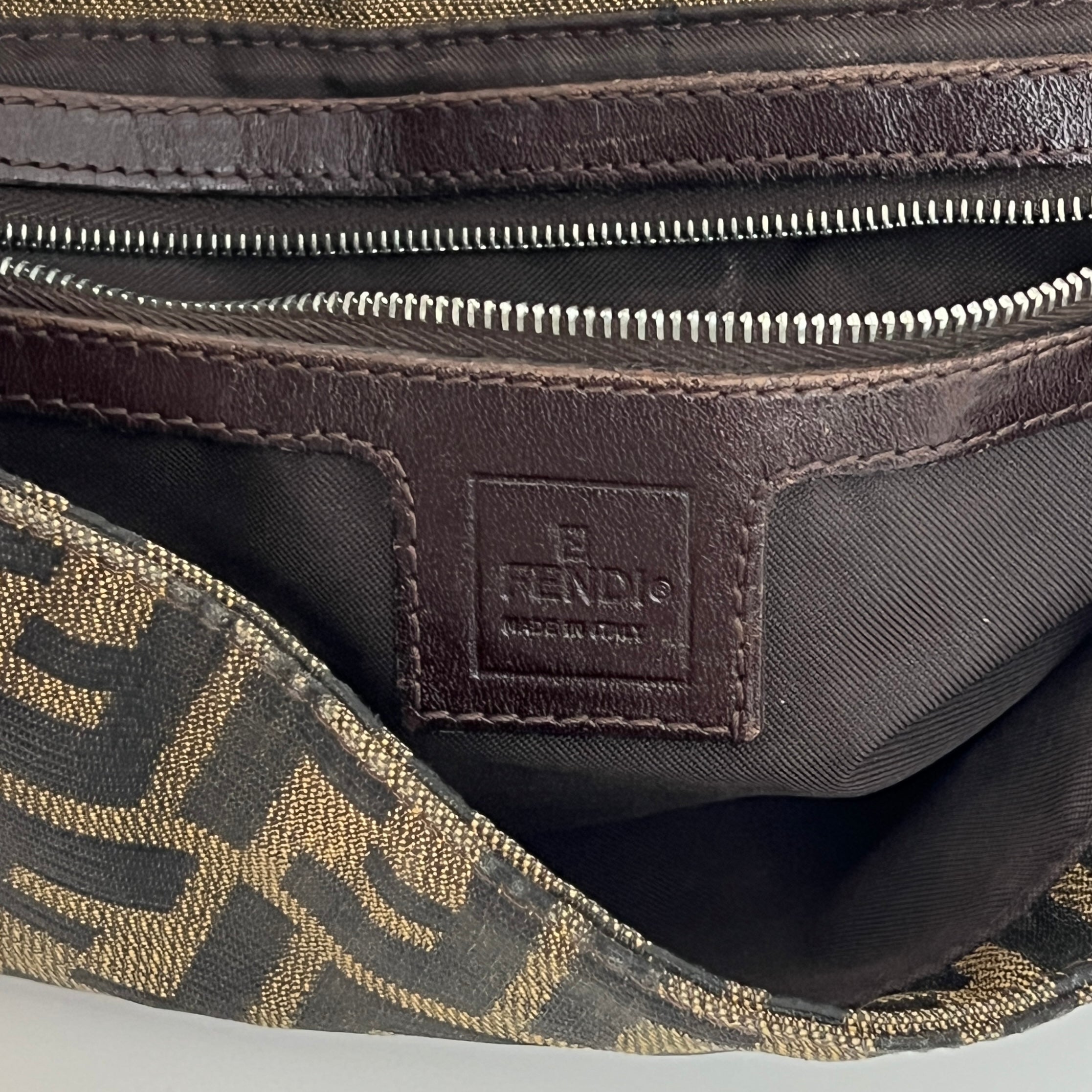 FENDI Baguette handbag in brown canvas and leather