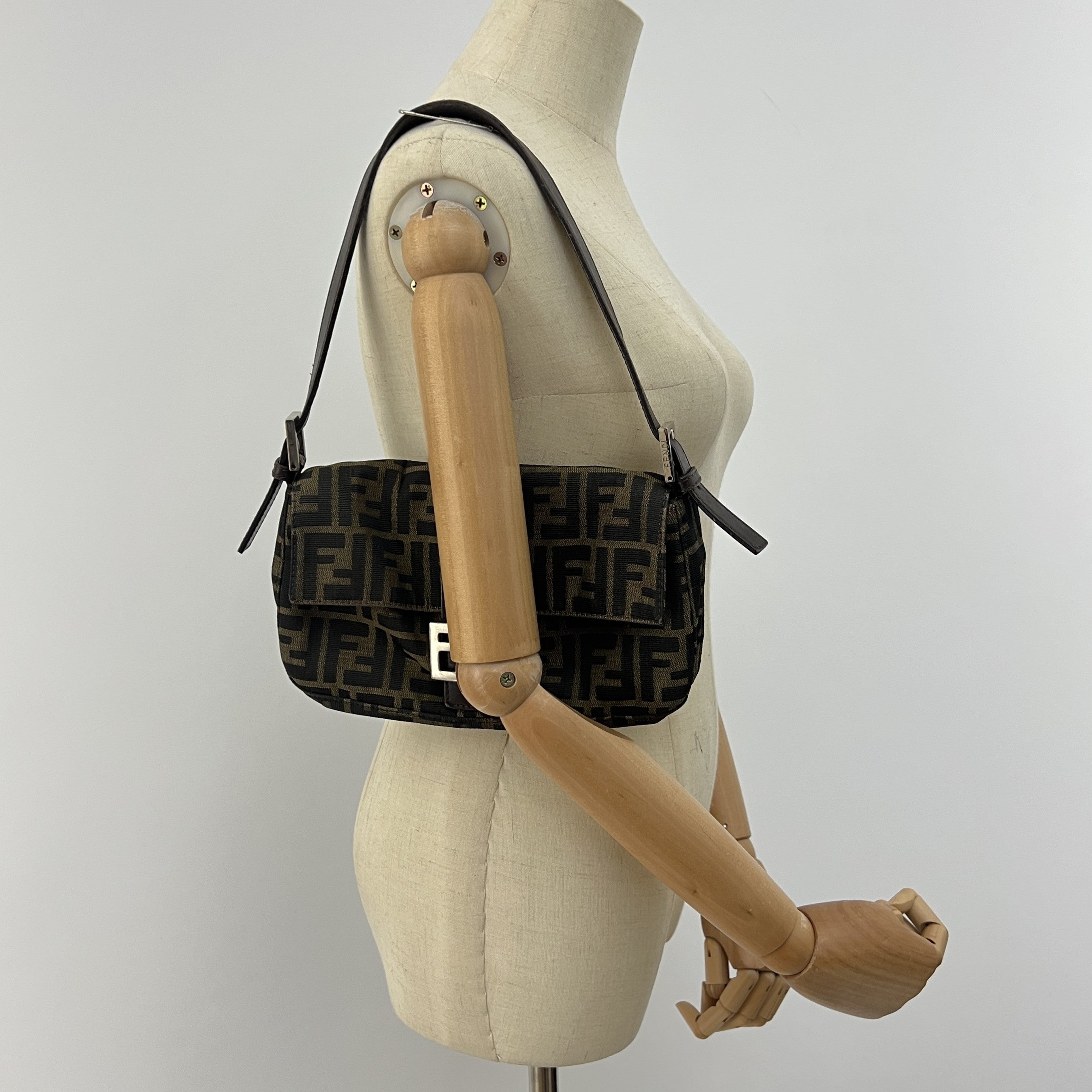 FENDI Baguette handbag in brown canvas and leather