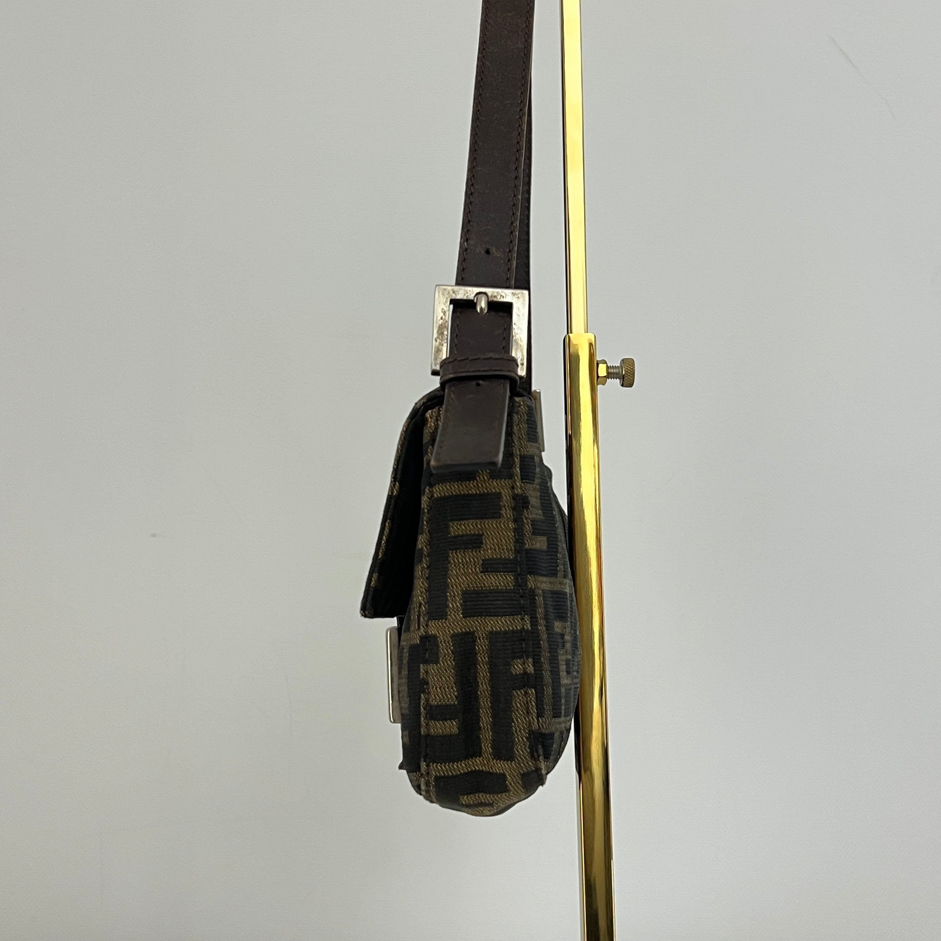 FENDI Baguette handbag in brown canvas and leather