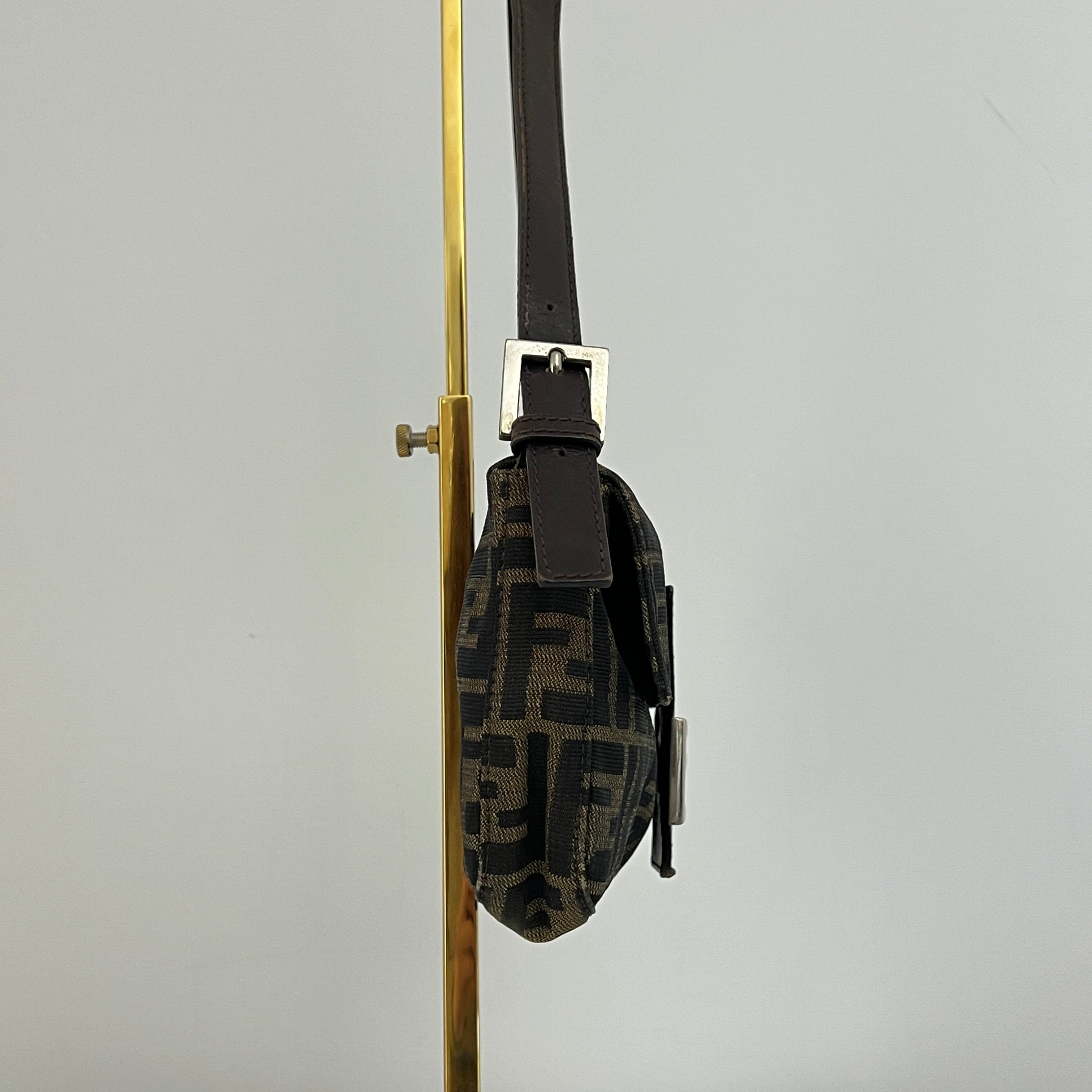 FENDI Baguette handbag in brown canvas and leather