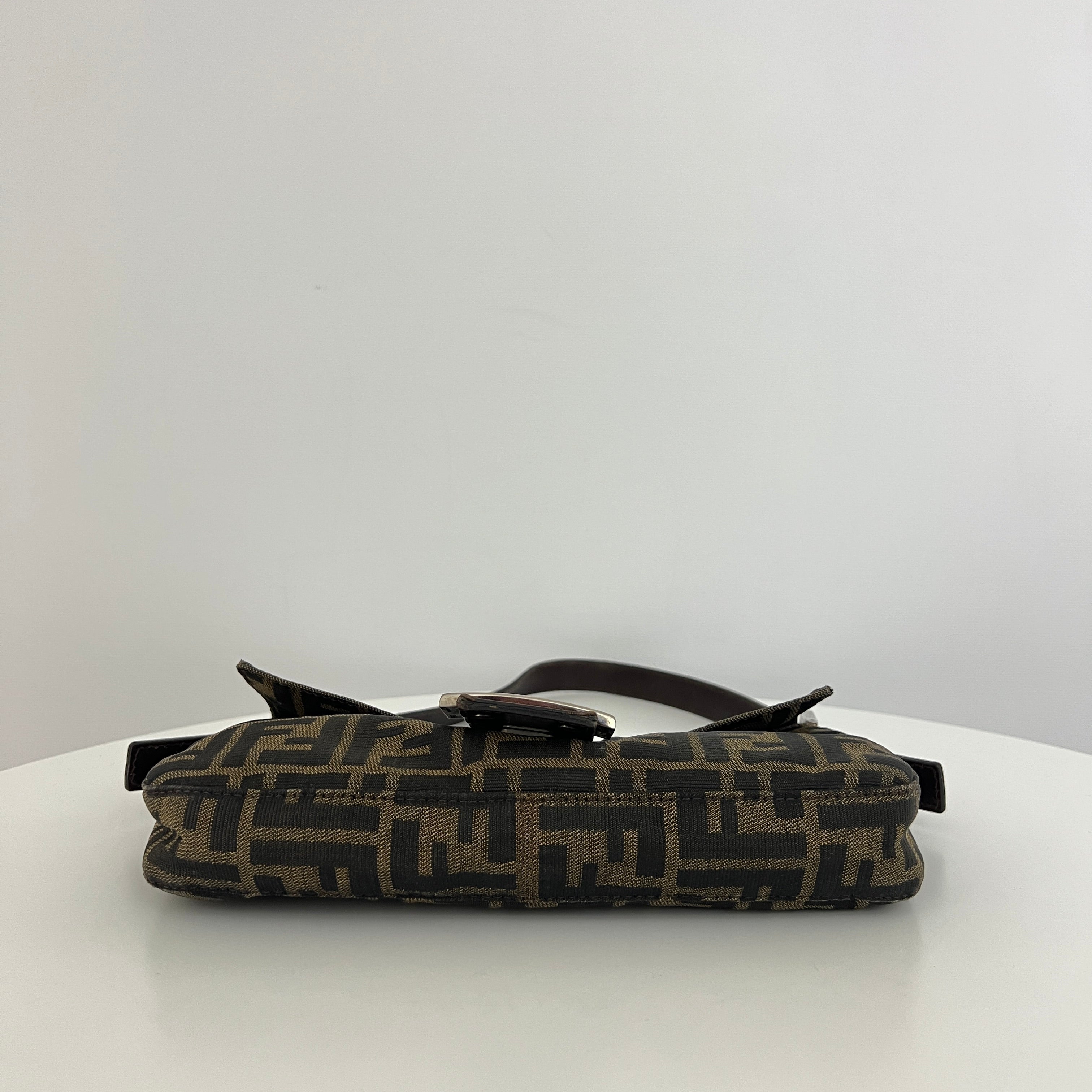 FENDI Baguette handbag in brown canvas and leather