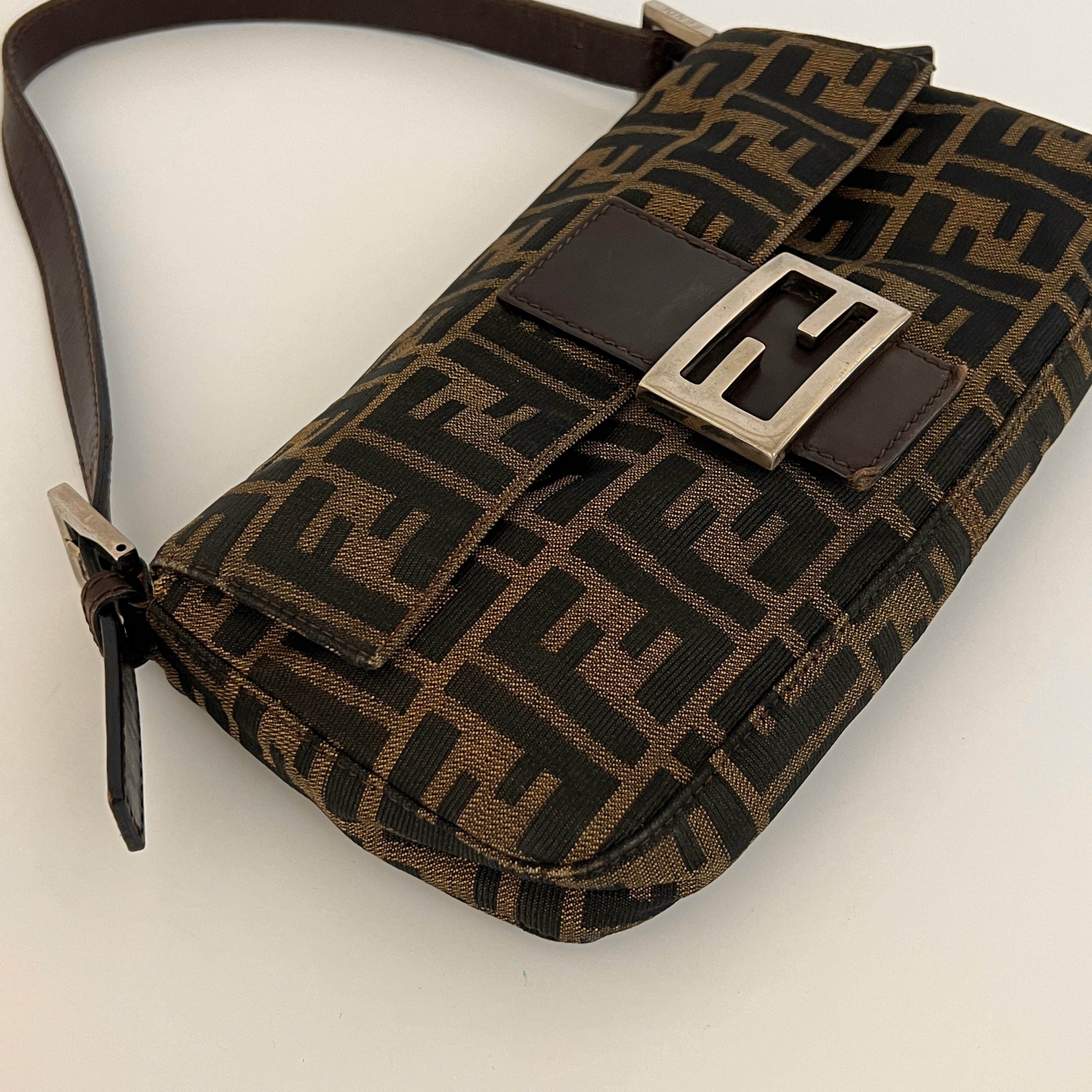 FENDI Baguette handbag in brown canvas and leather