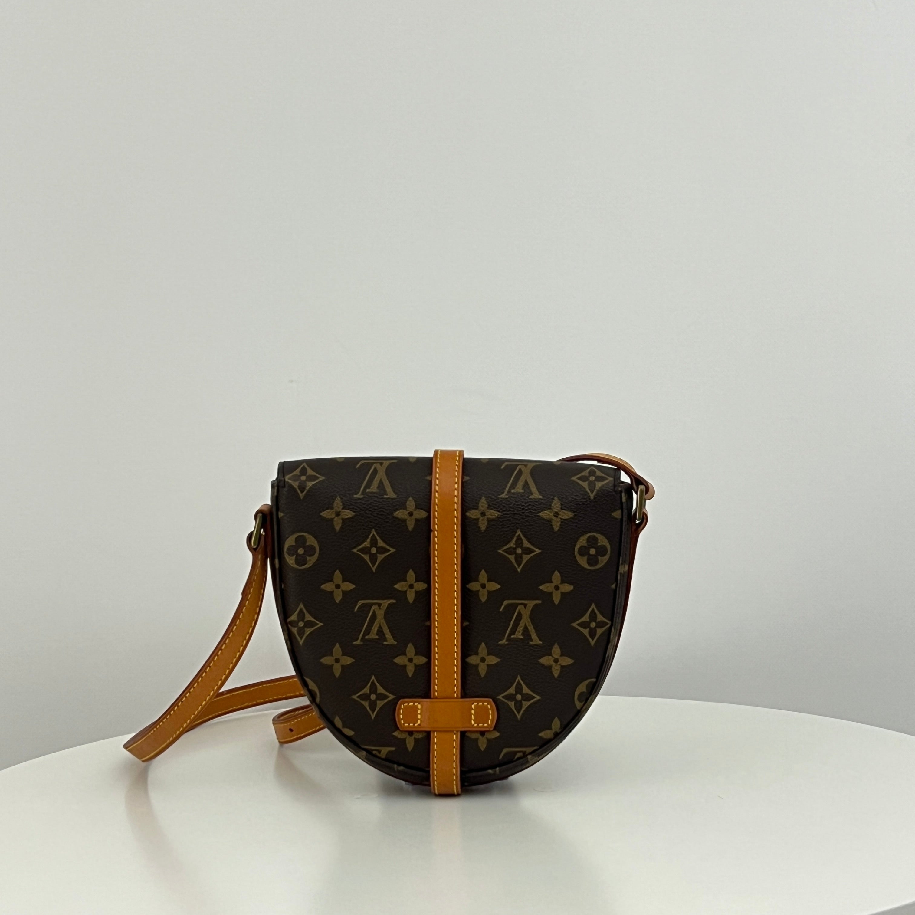 LOUIS VUITTON Chantilly PM handbag in brown canvas and leather