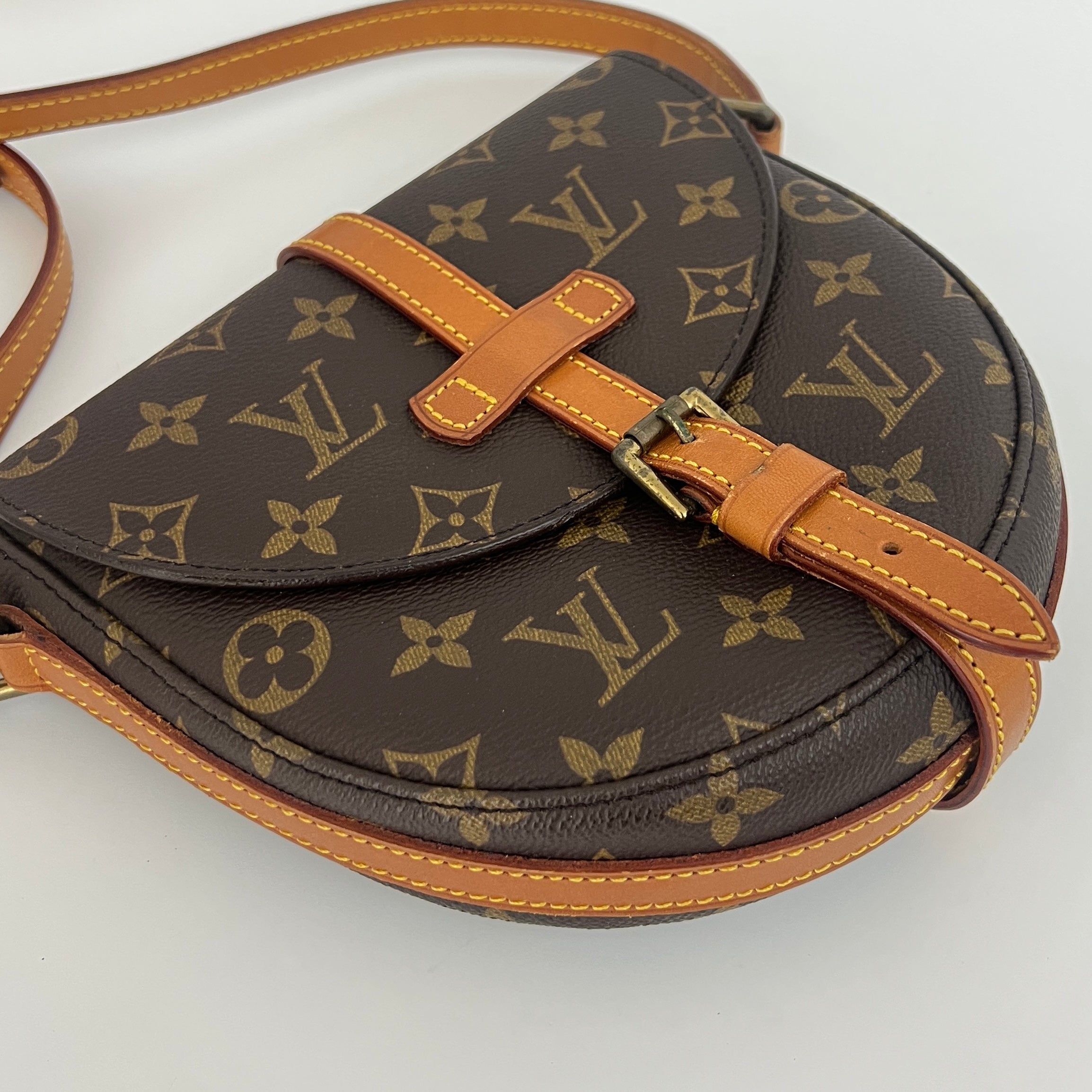 LOUIS VUITTON Chantilly PM handbag in brown canvas and leather