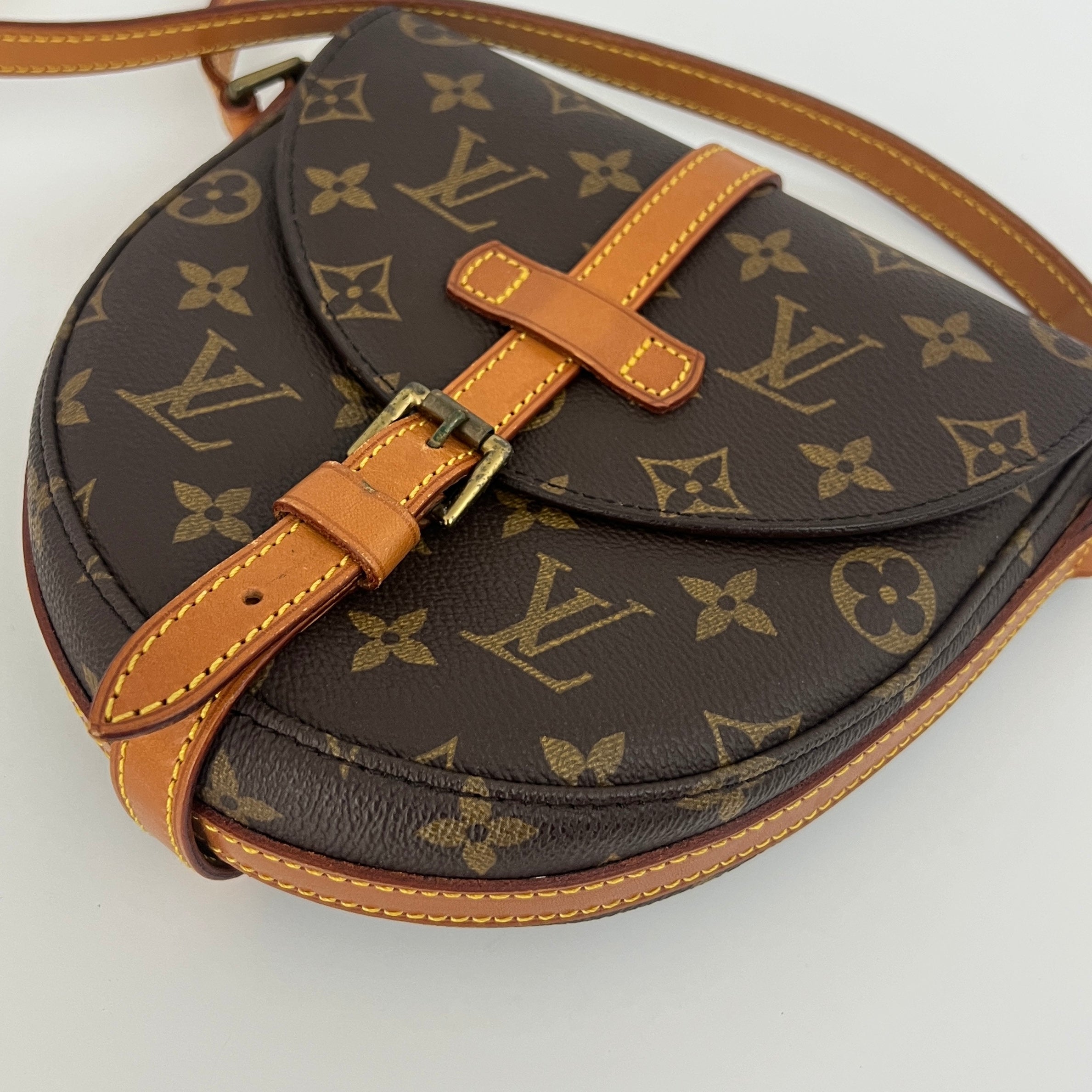 LOUIS VUITTON Chantilly PM handbag in brown canvas and leather