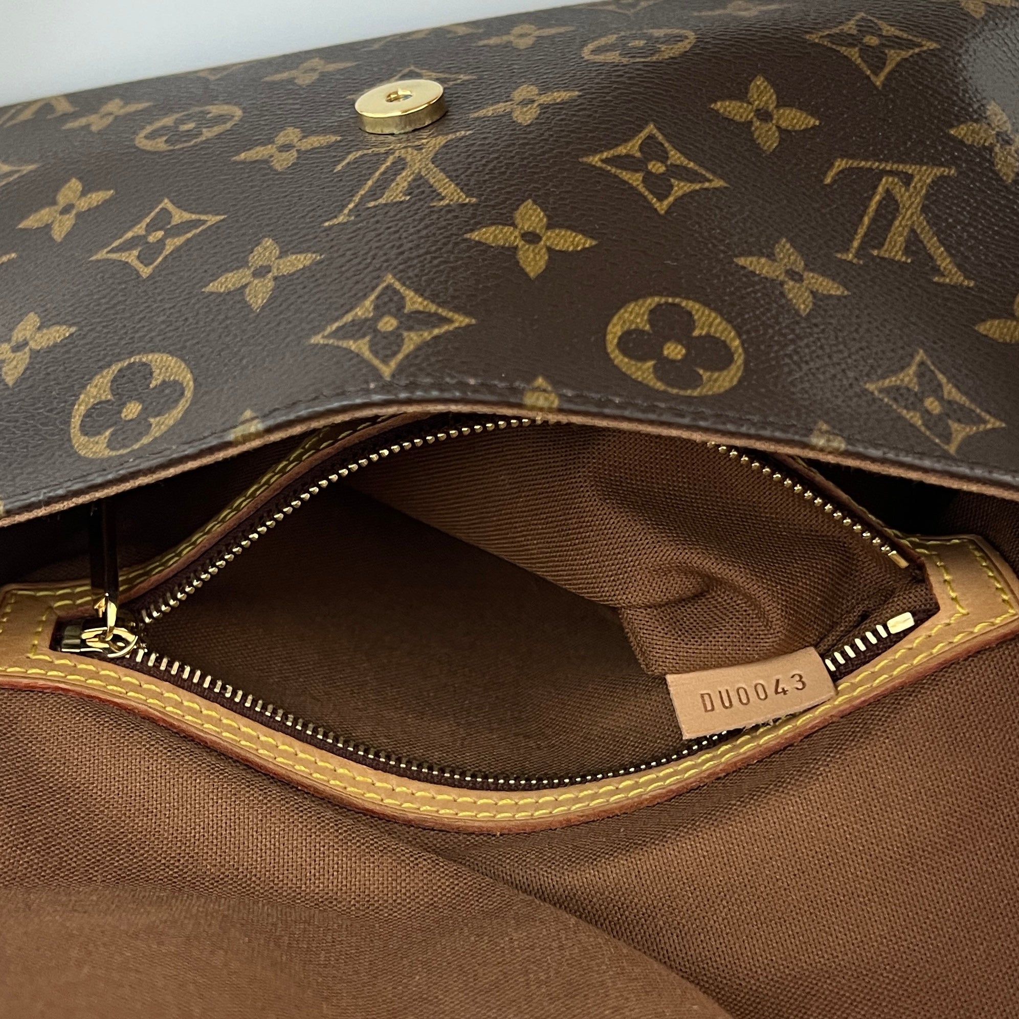 LOUIS VUITTON Looping PM handbag in brown canvas and leather