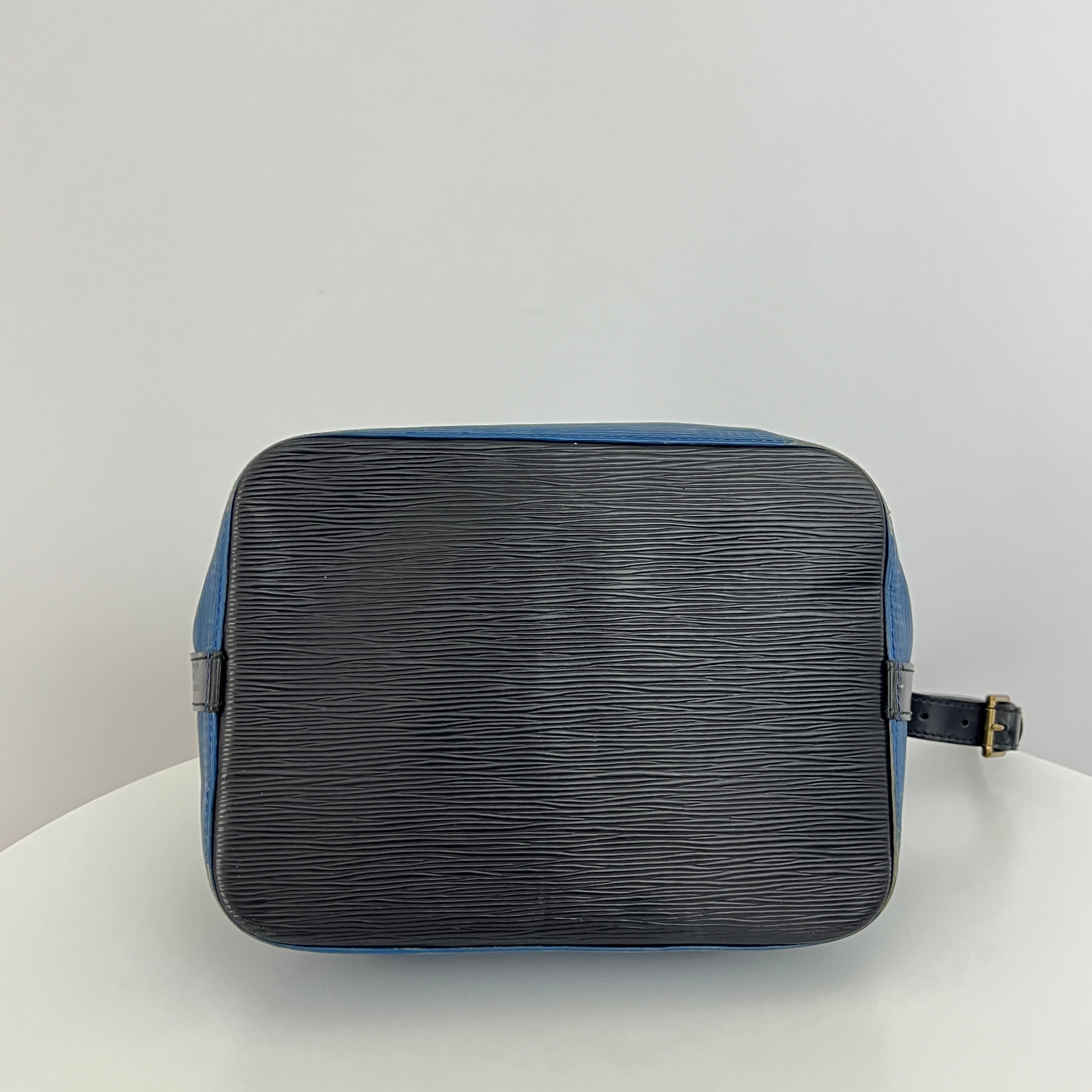 Sac LOUIS VUITTON Noé Petit cuir épi bleu