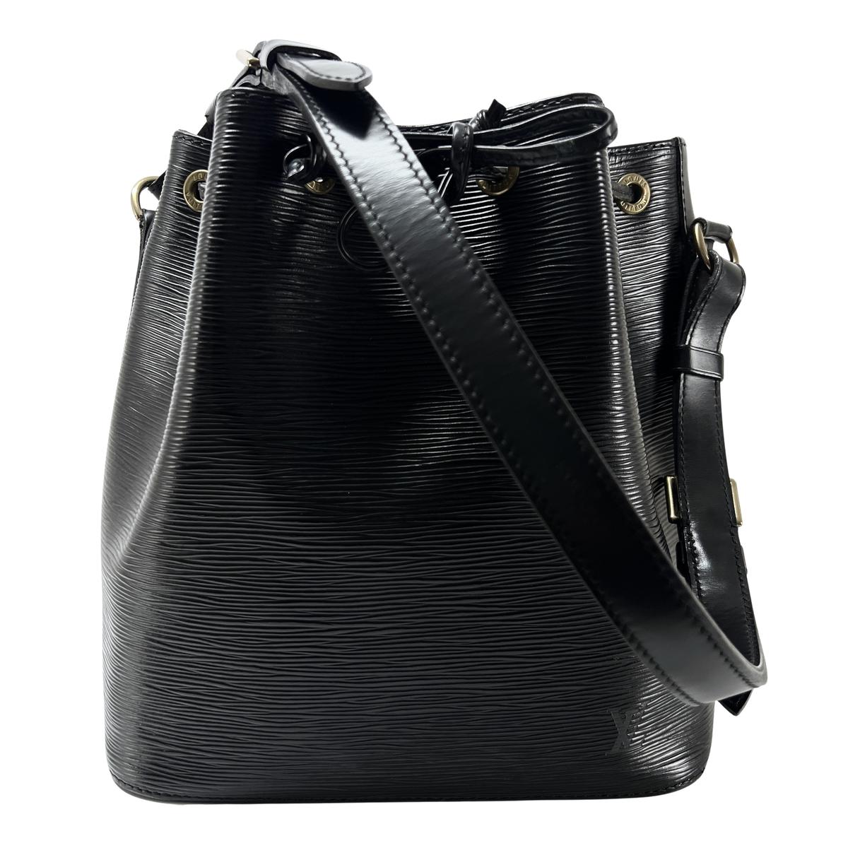 LOUIS VUITTON Noé PM bucket bag in black epi leather