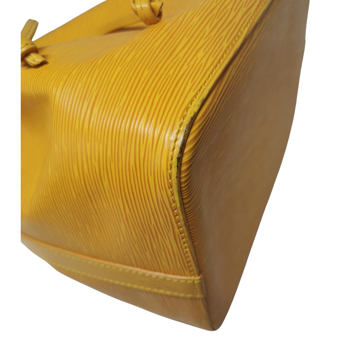LOUIS VUITTON Noé leather bucket bag Yellow