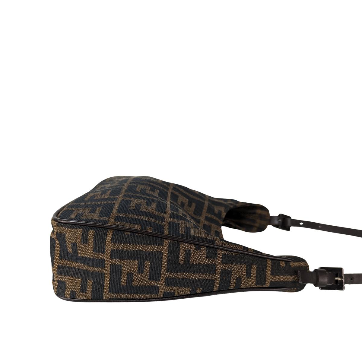 Sac à main FENDI Hobo Zucca toile et cuir Marron
