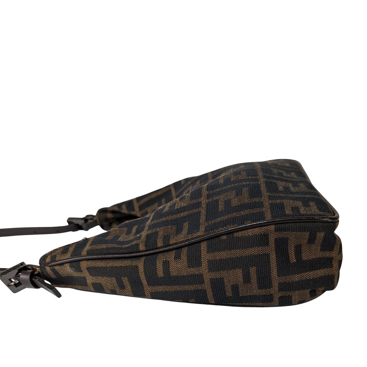 Sac à main FENDI Hobo Zucca toile et cuir Marron