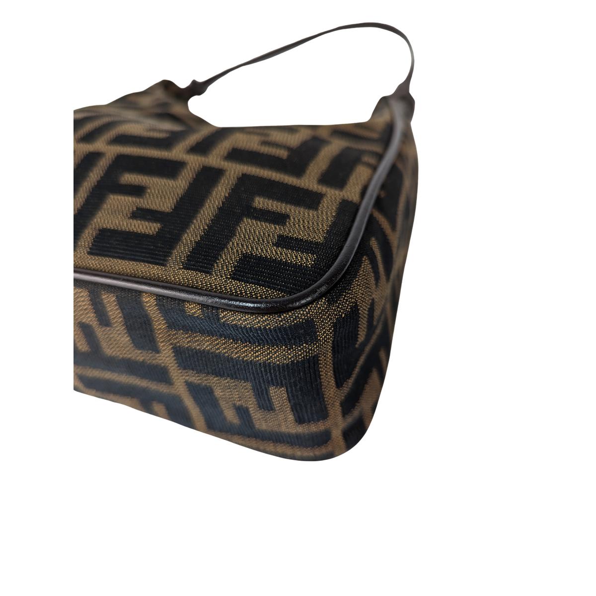 Sac à main FENDI Hobo Zucca toile et cuir Marron
