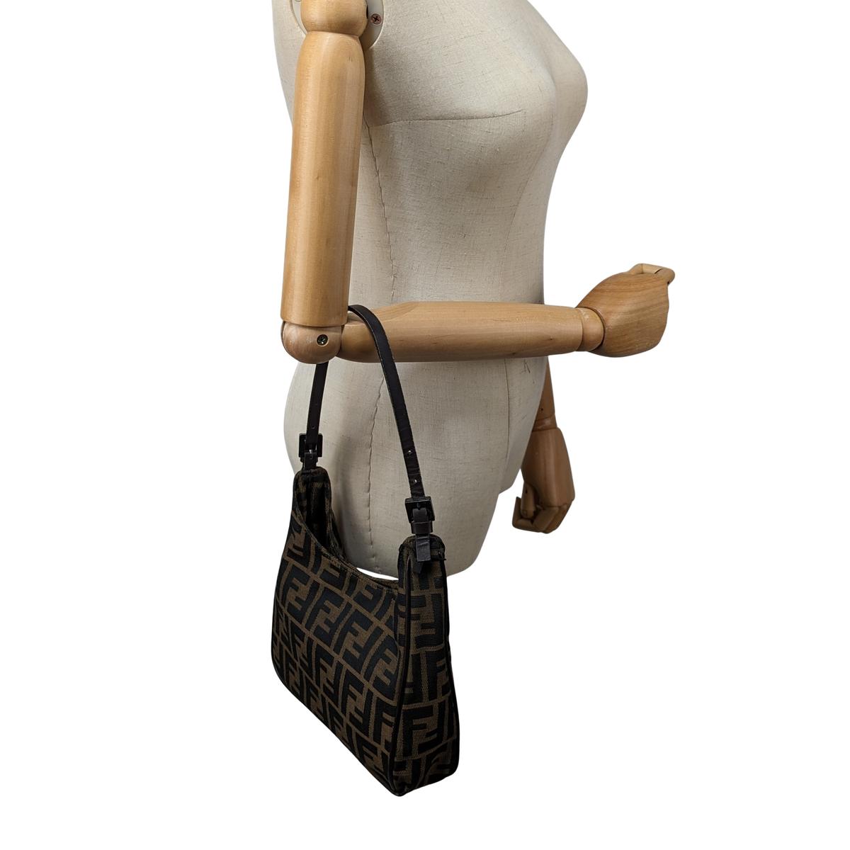 Sac à main FENDI Hobo Zucca toile et cuir Marron