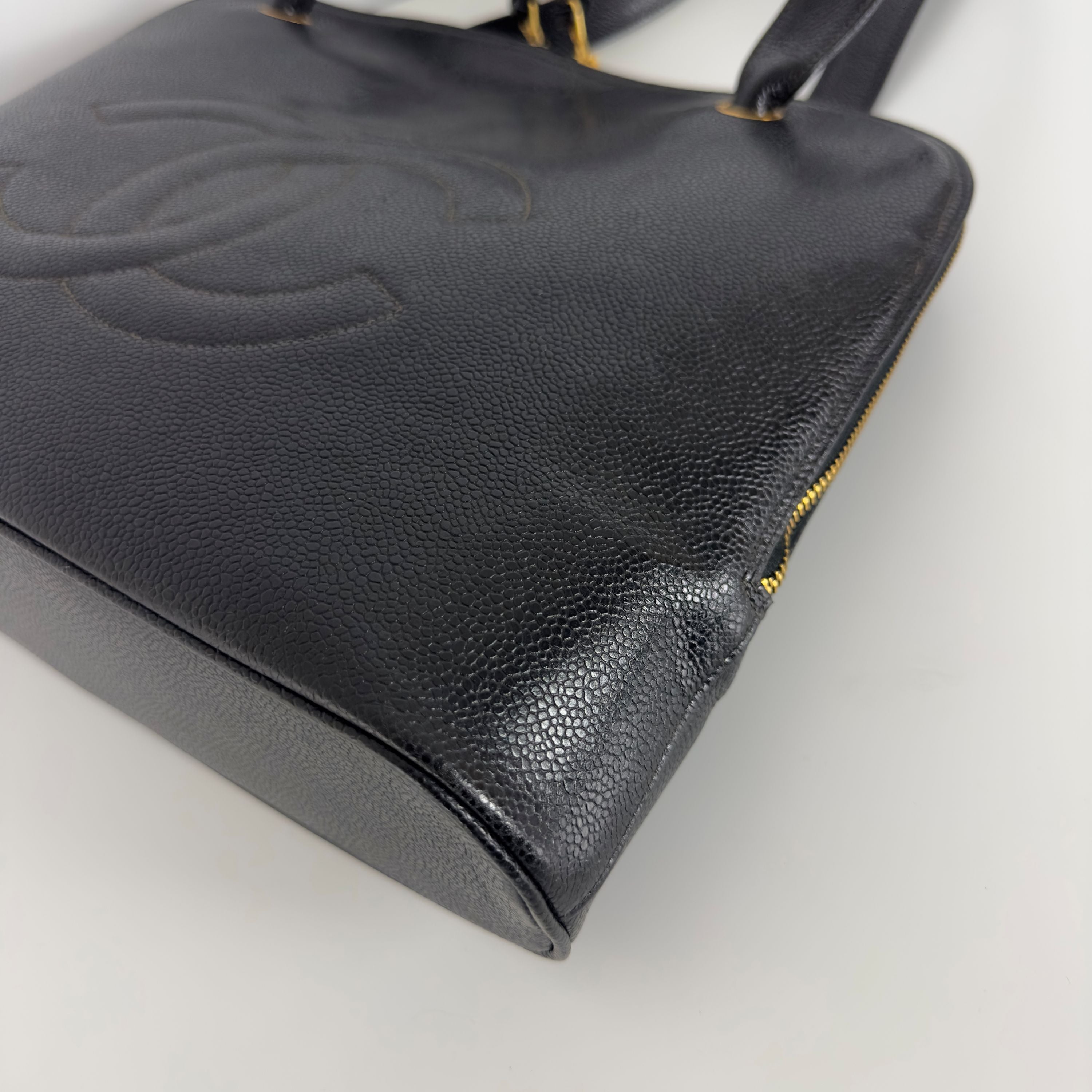 Sac à main CHANEL Tote Coco Mark cuir caviar noir