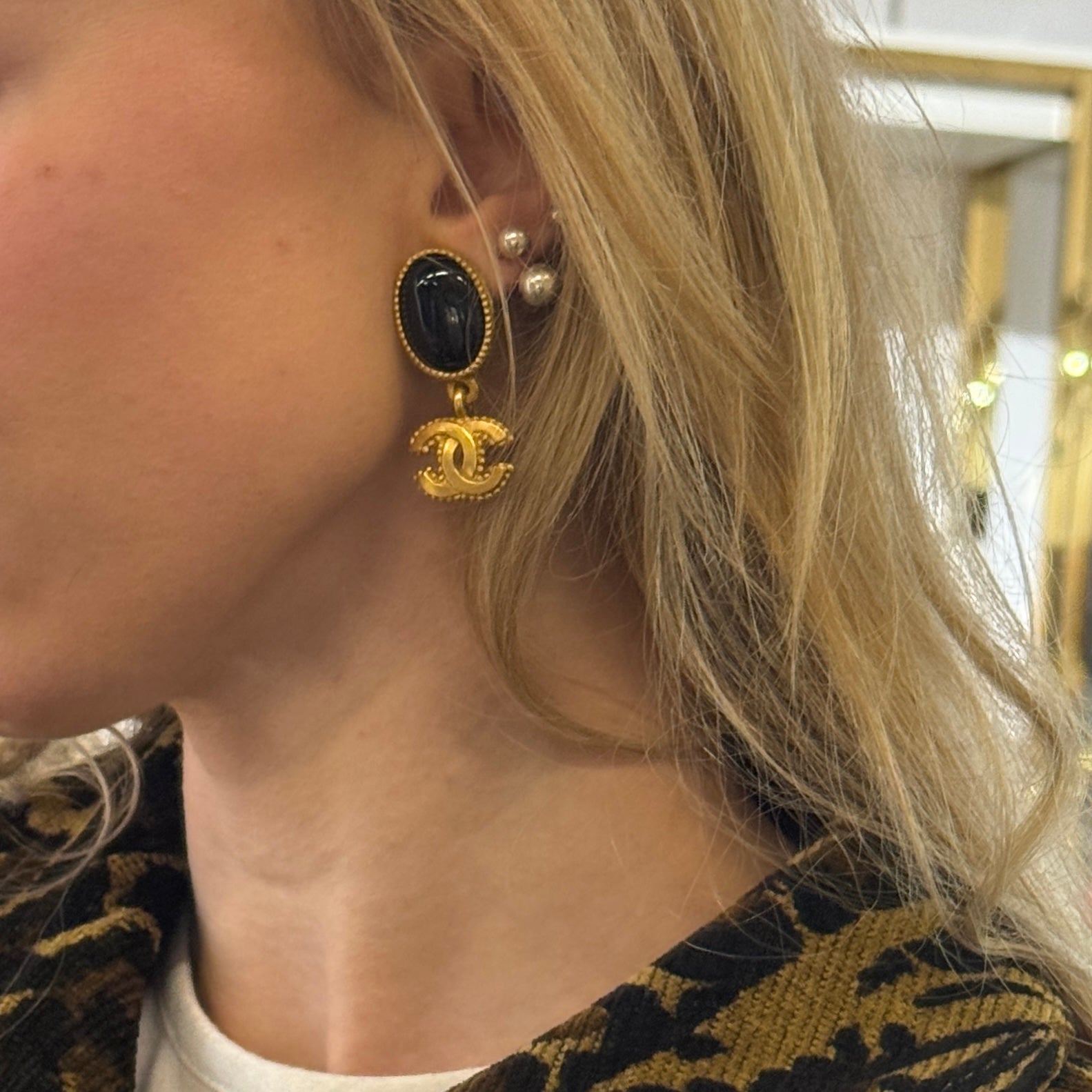 Boucles d'oreilles CHANEL CC Clip On