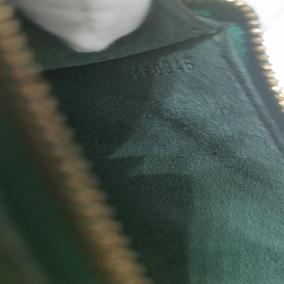 Sac à main LOUIS VUITTON Accessory cuir Vert