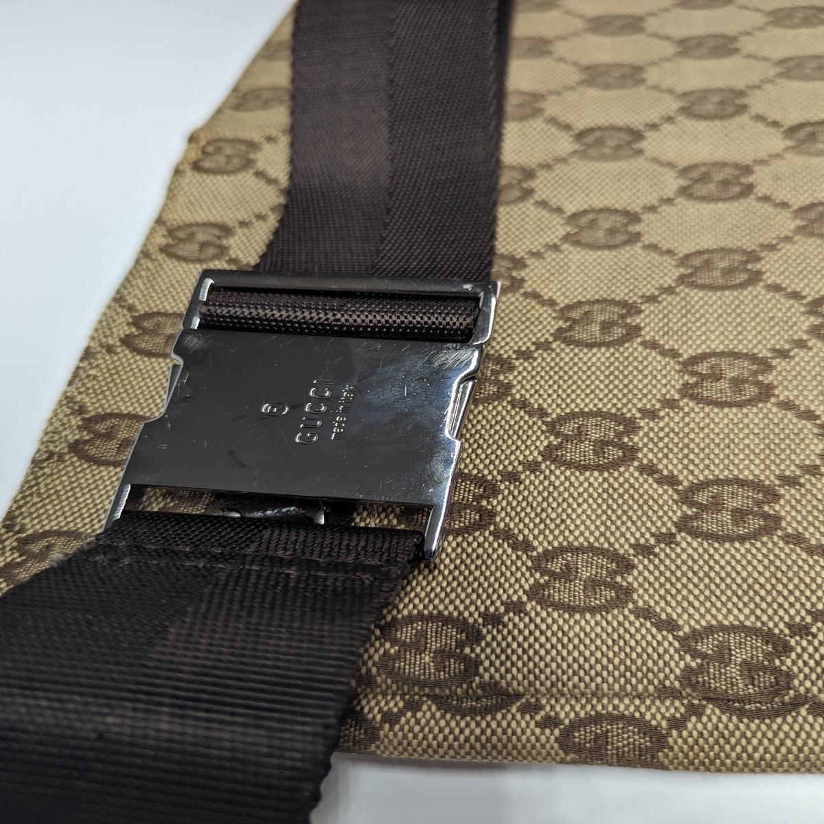 Sac ceinture GUCCI GG toile et cuir Marron