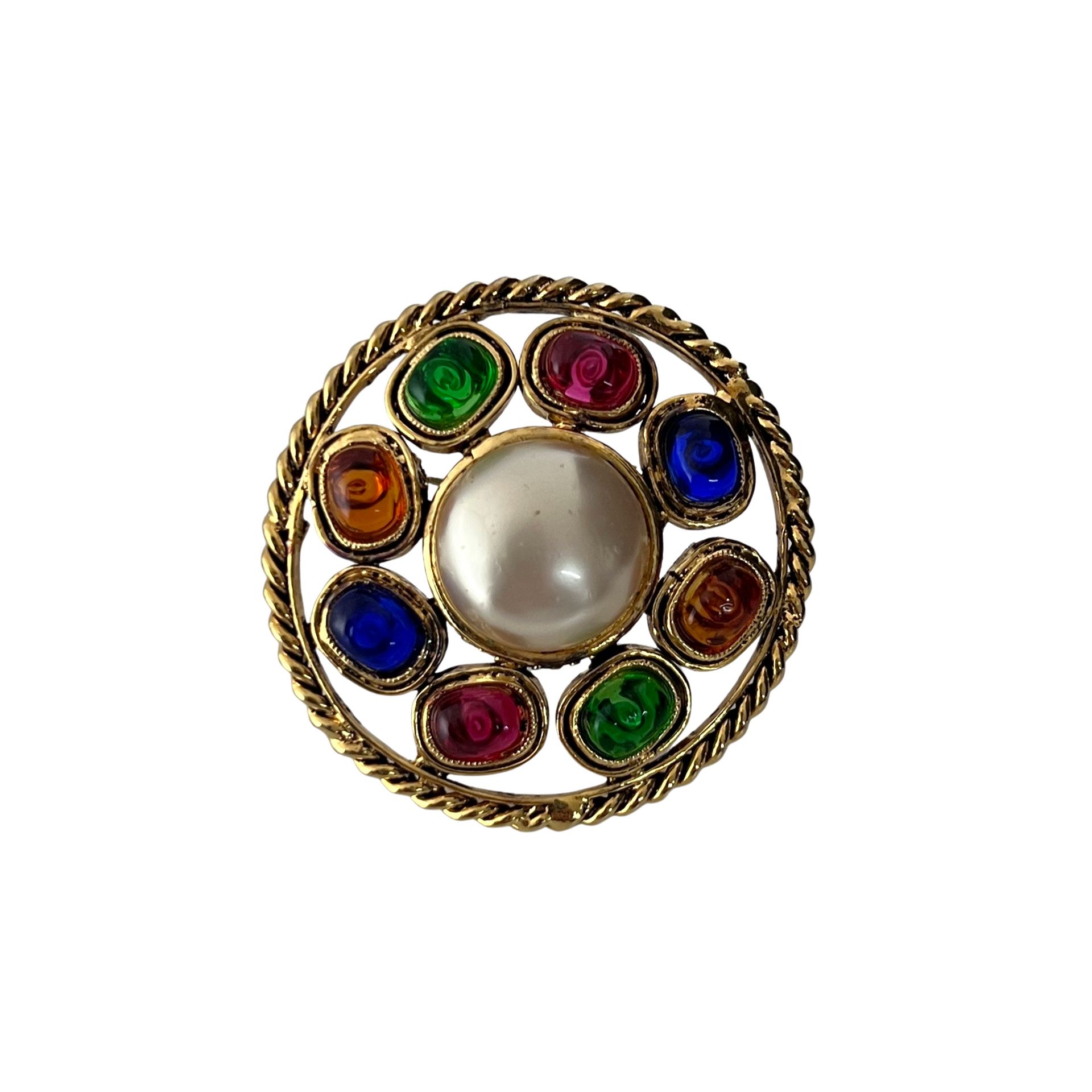Broche CHANEL Gripoix métal doré vintage | LOVAGAIN