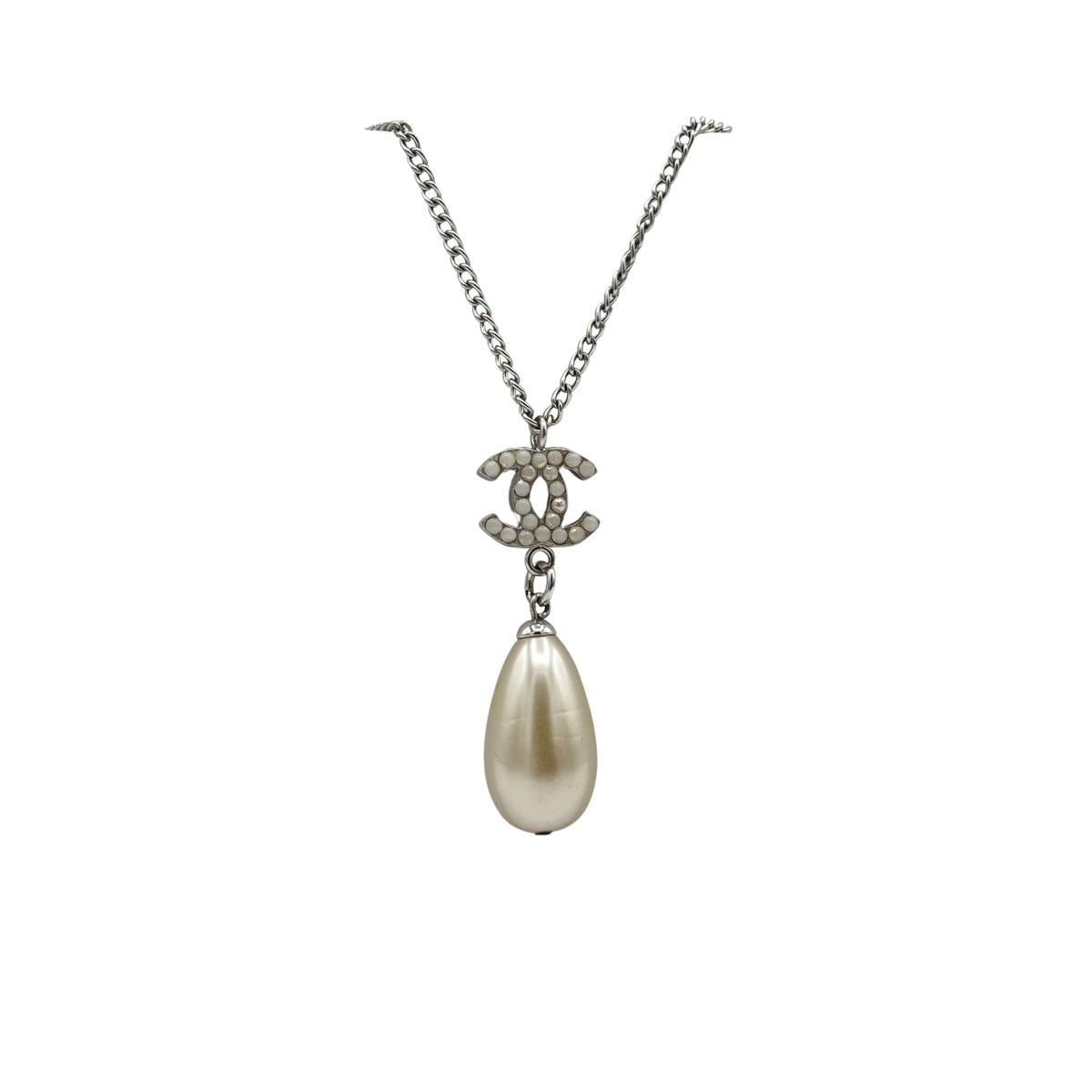 Collier CHANEL CC Perles Goutte acier argenté