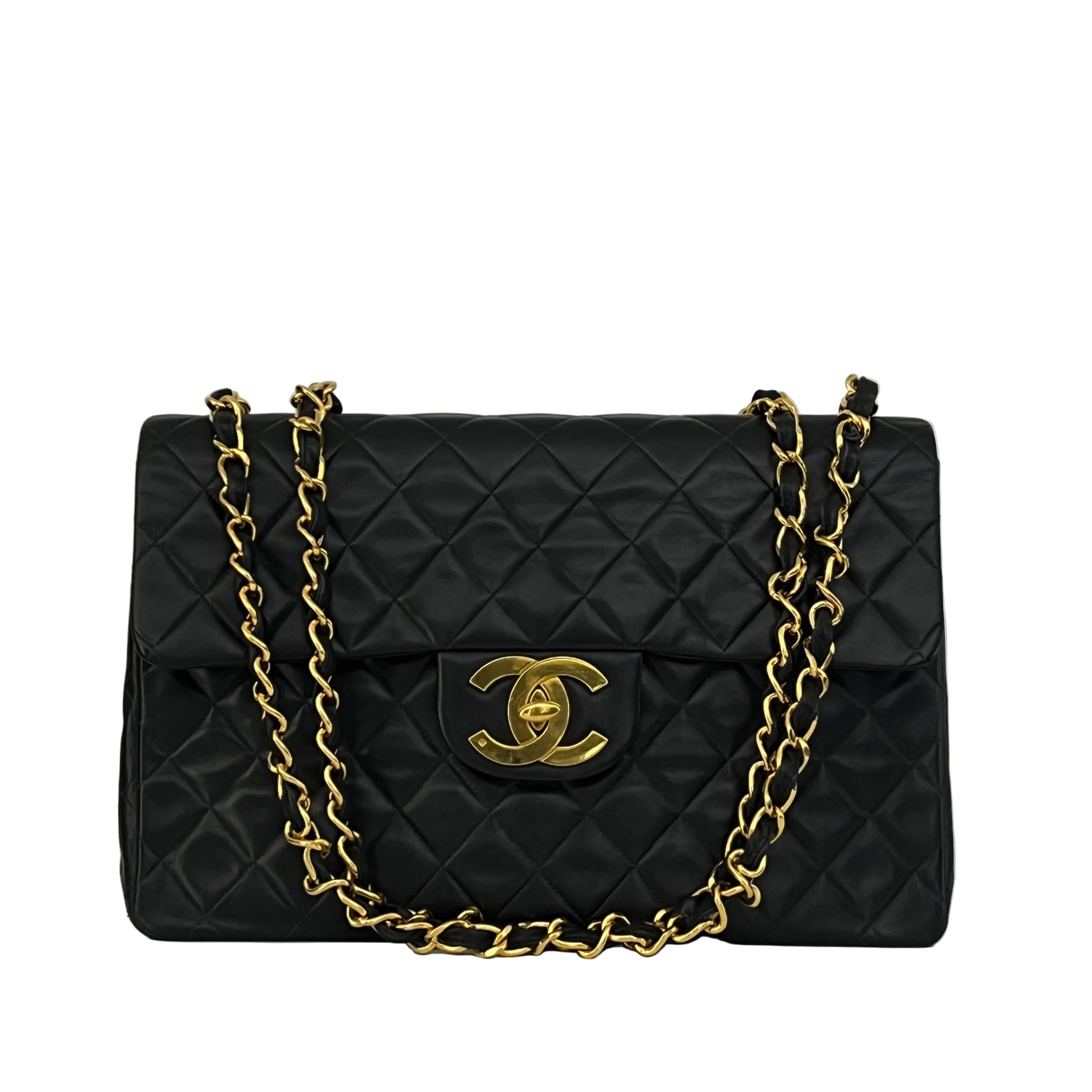 Sac CHANEL Classique Maxi cuir d'agneau noir
